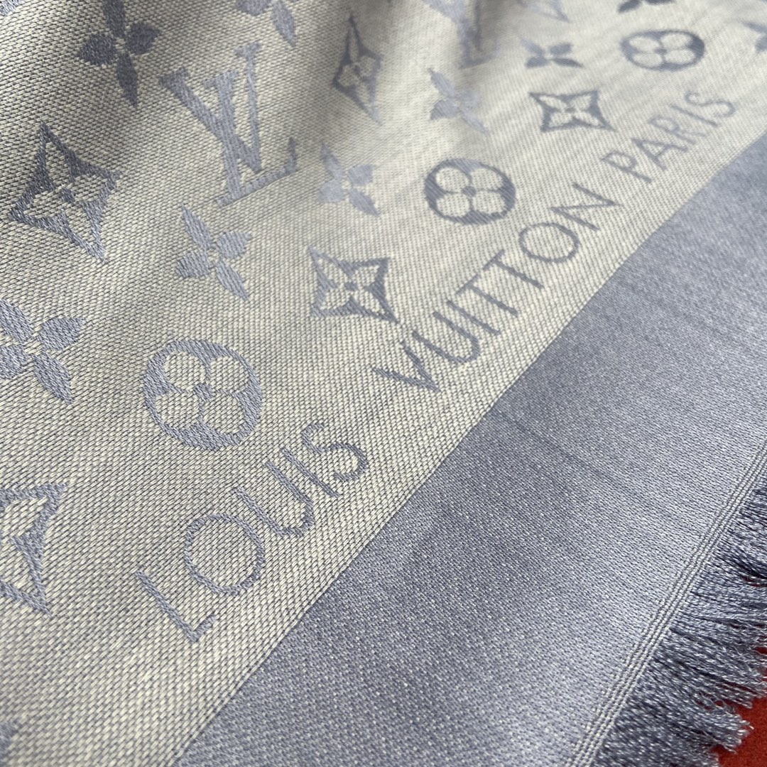 MONOGRAM SHINE SHAWL, LV