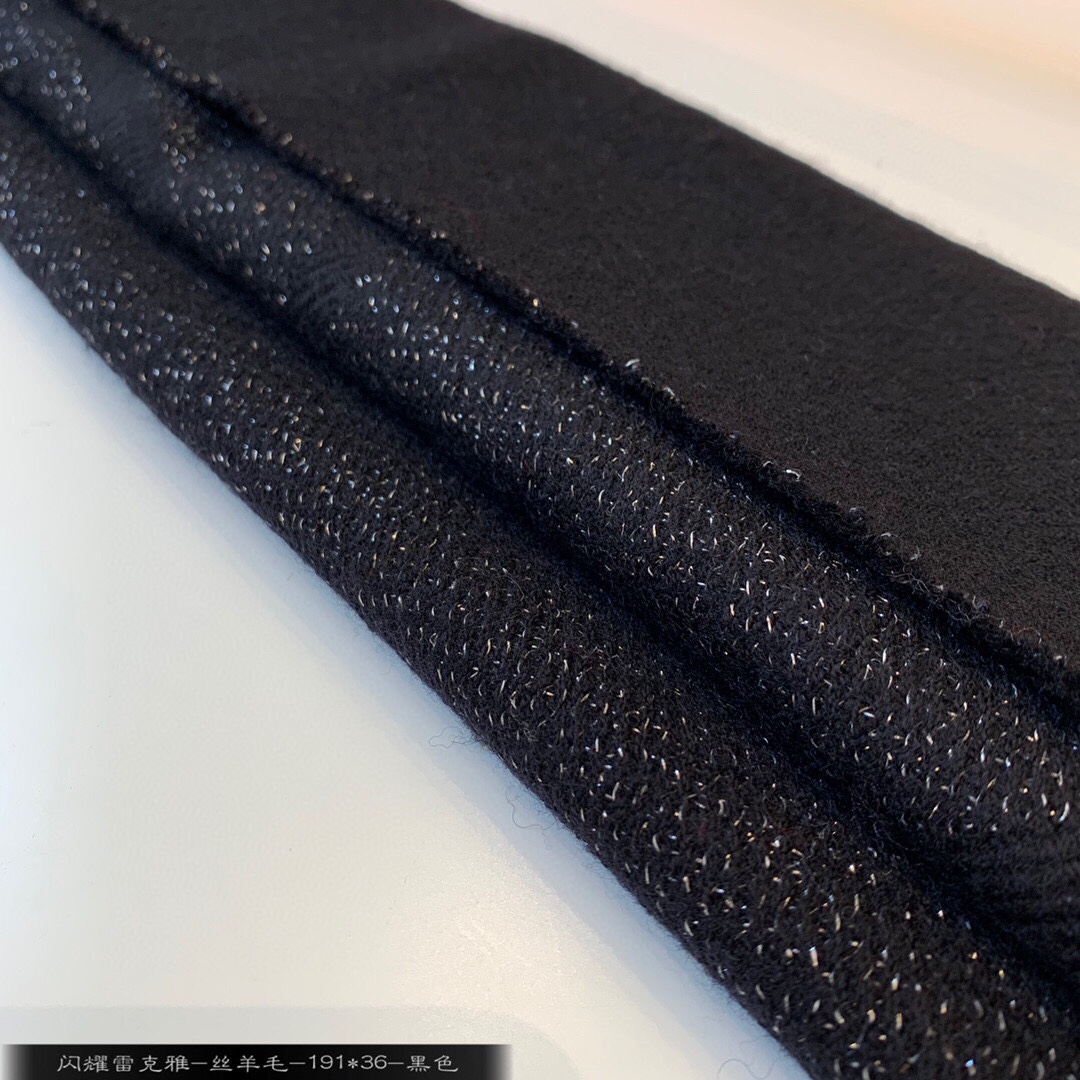 LOUIS VUITTON LV SCARF