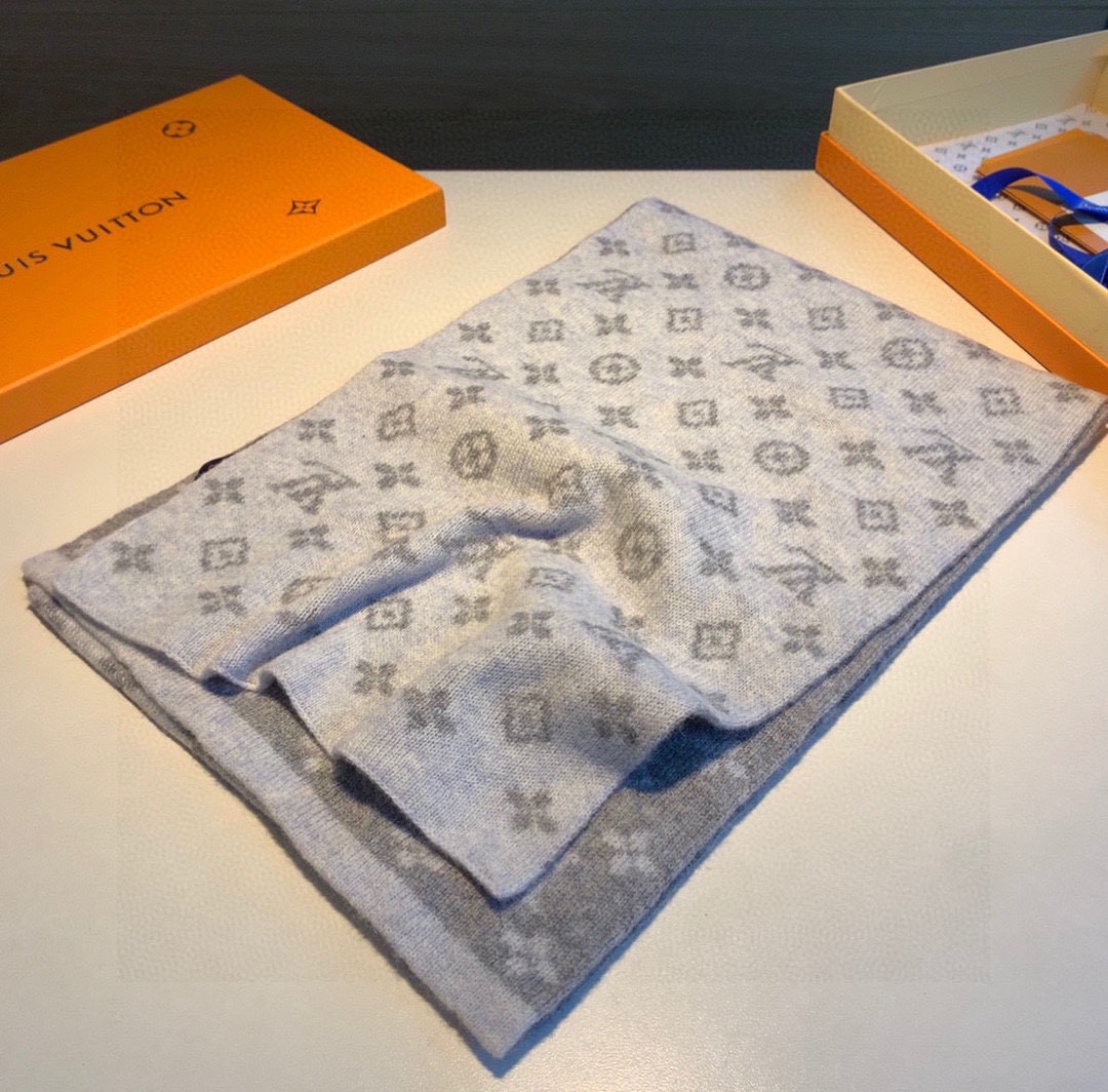 LOUIS VUITTON LV SCARF