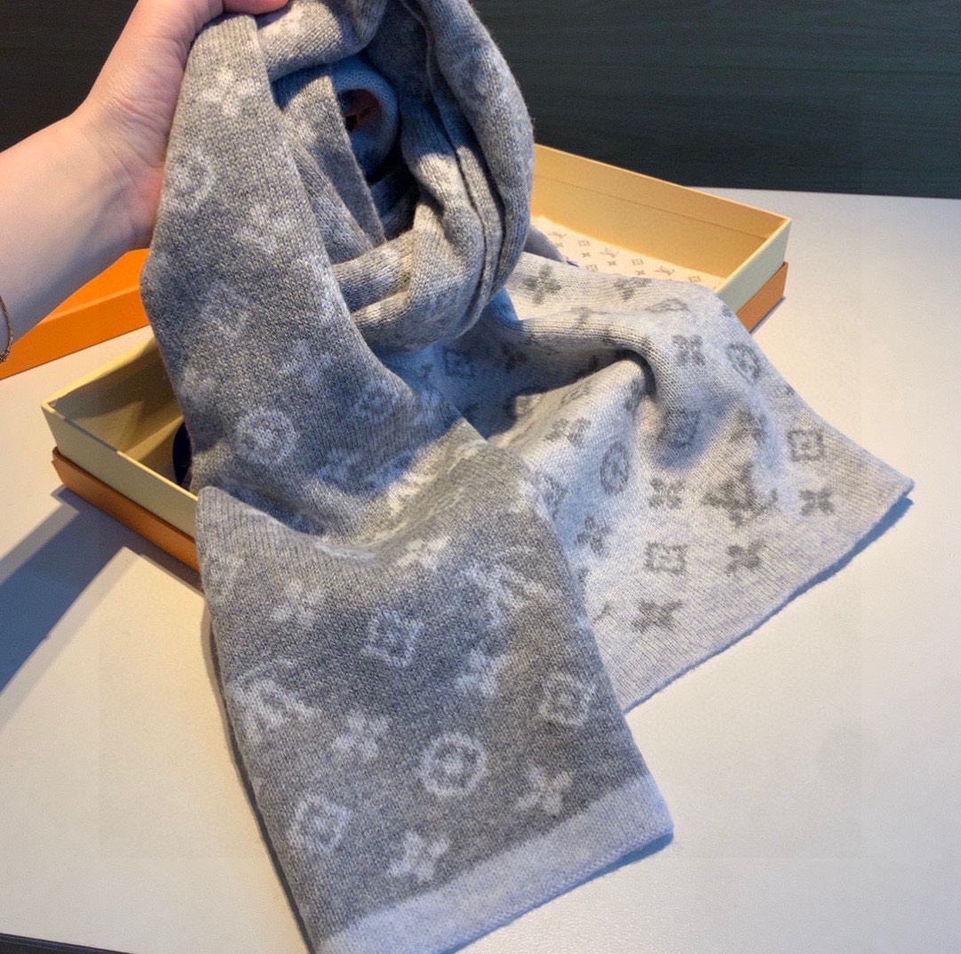 LOUIS VUITTON LV SCARF