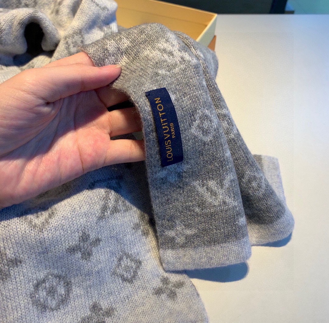 LOUIS VUITTON LV SCARF