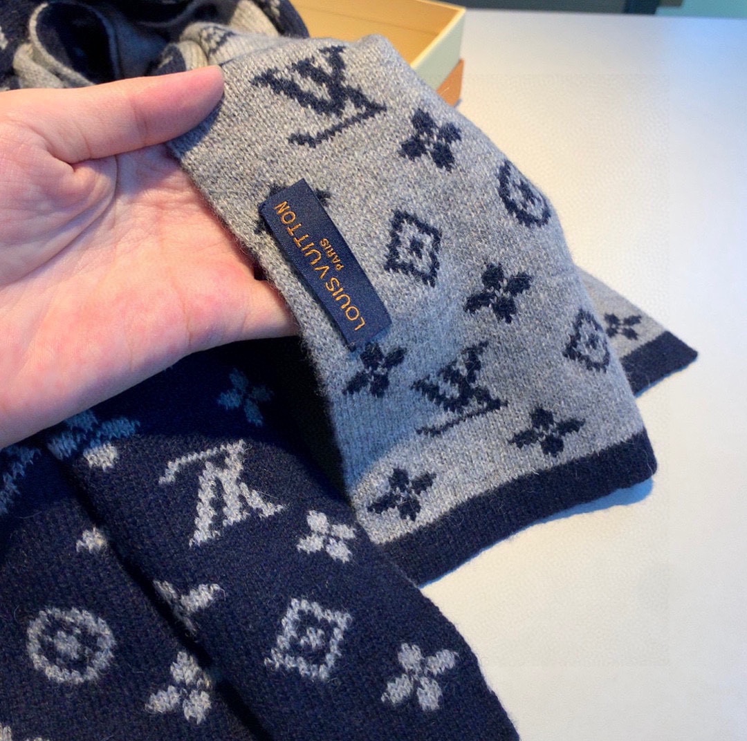 LOUIS VUITTON LV SCARF