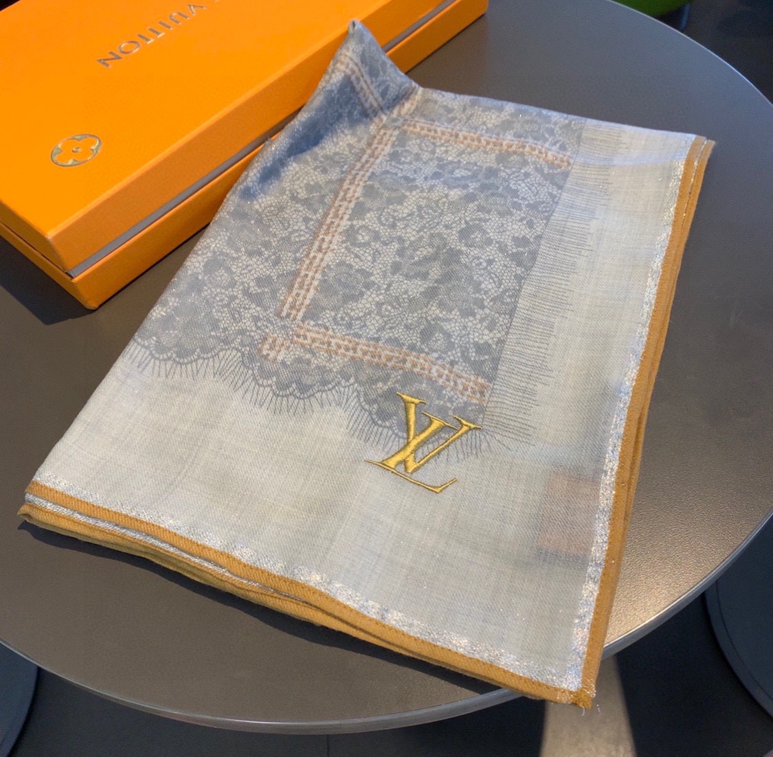 LOUIS VUITTON LV SCARF