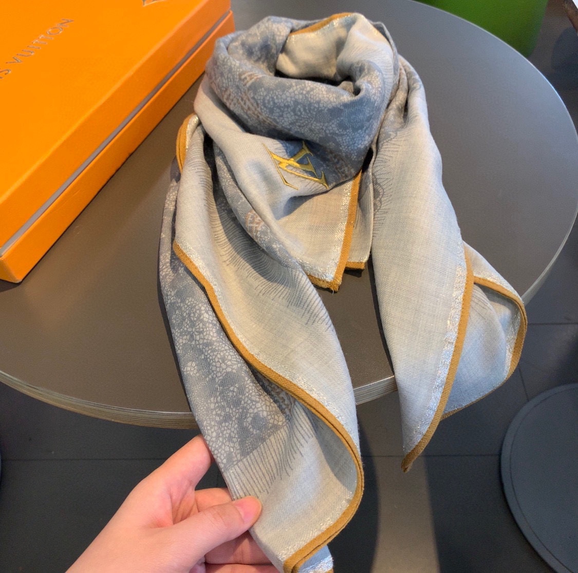 LOUIS VUITTON LV SCARF