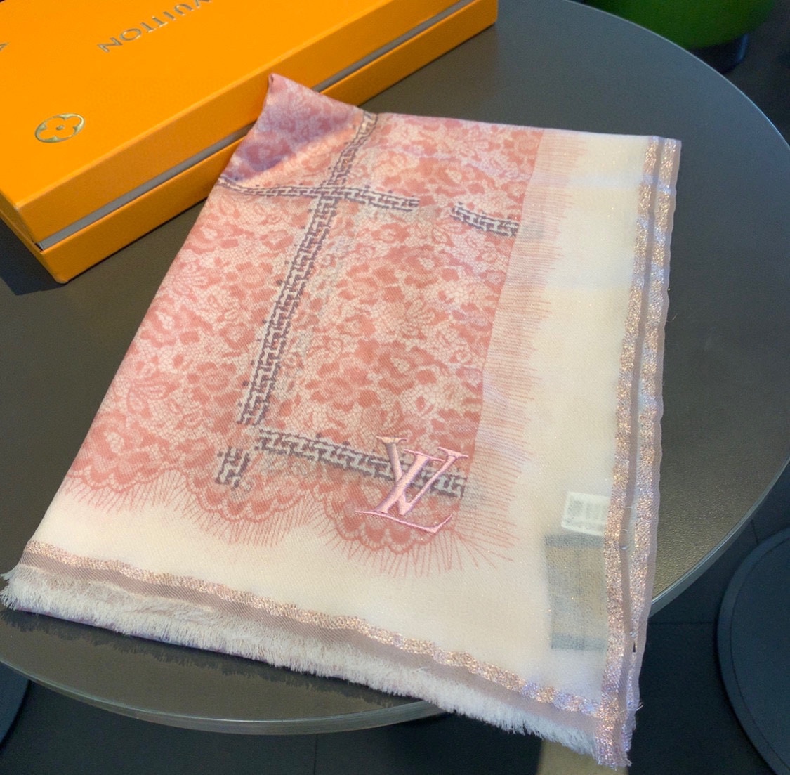 LOUIS VUITTON LV SCARF