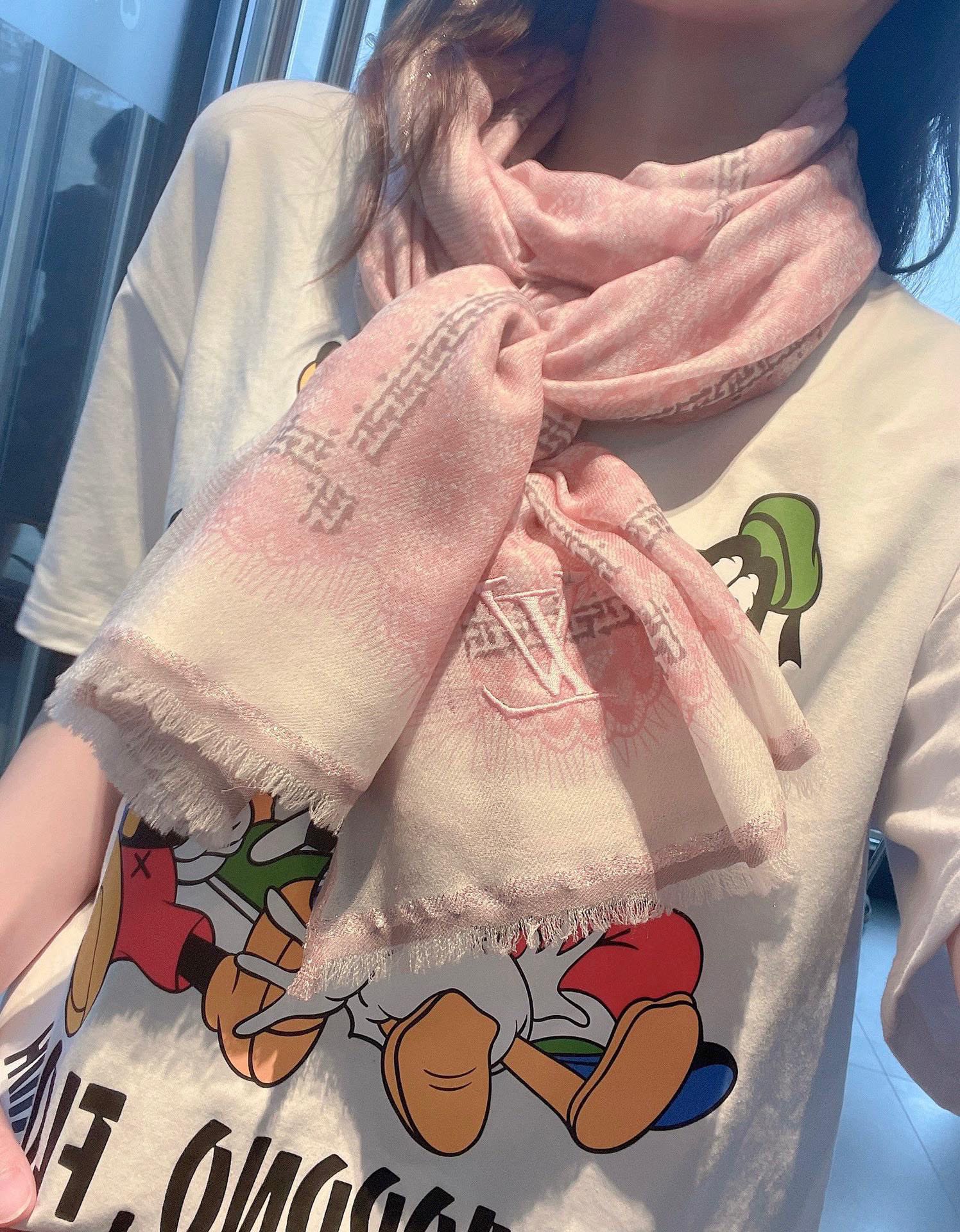 LOUIS VUITTON LV SCARF