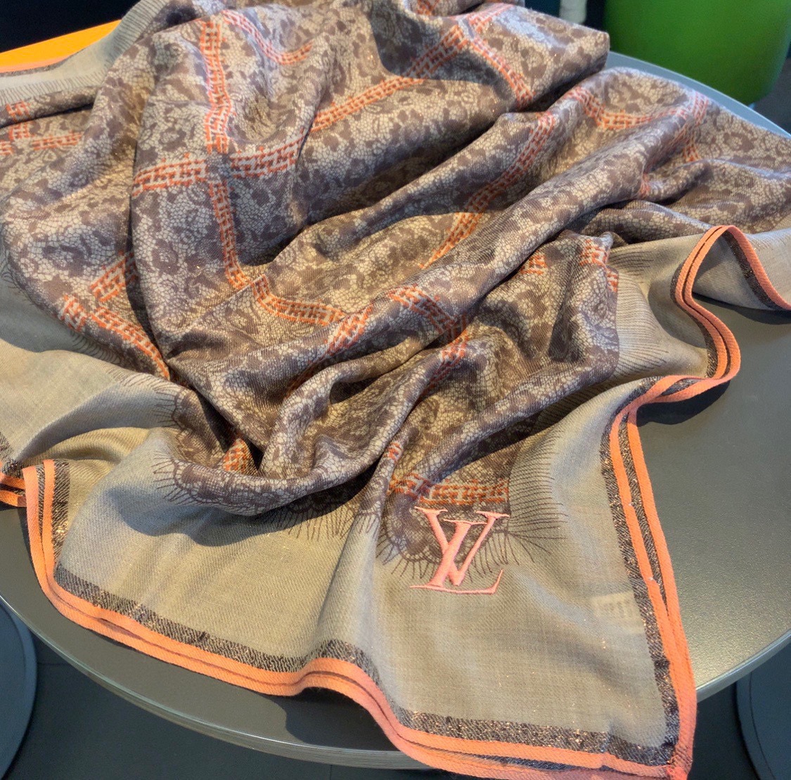 LOUIS VUITTON LV SCARF