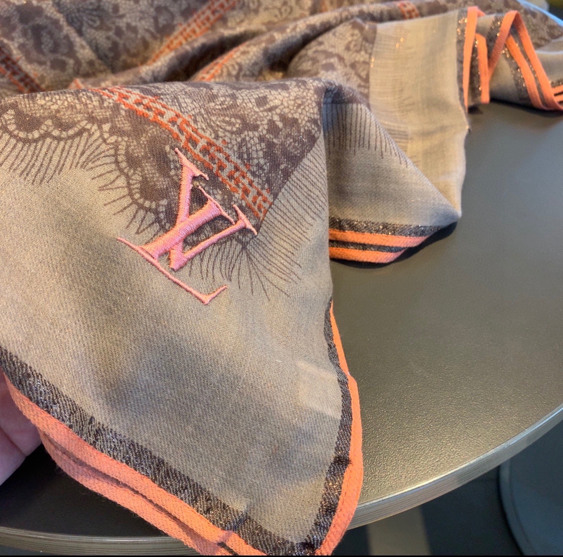 LOUIS VUITTON LV SCARF