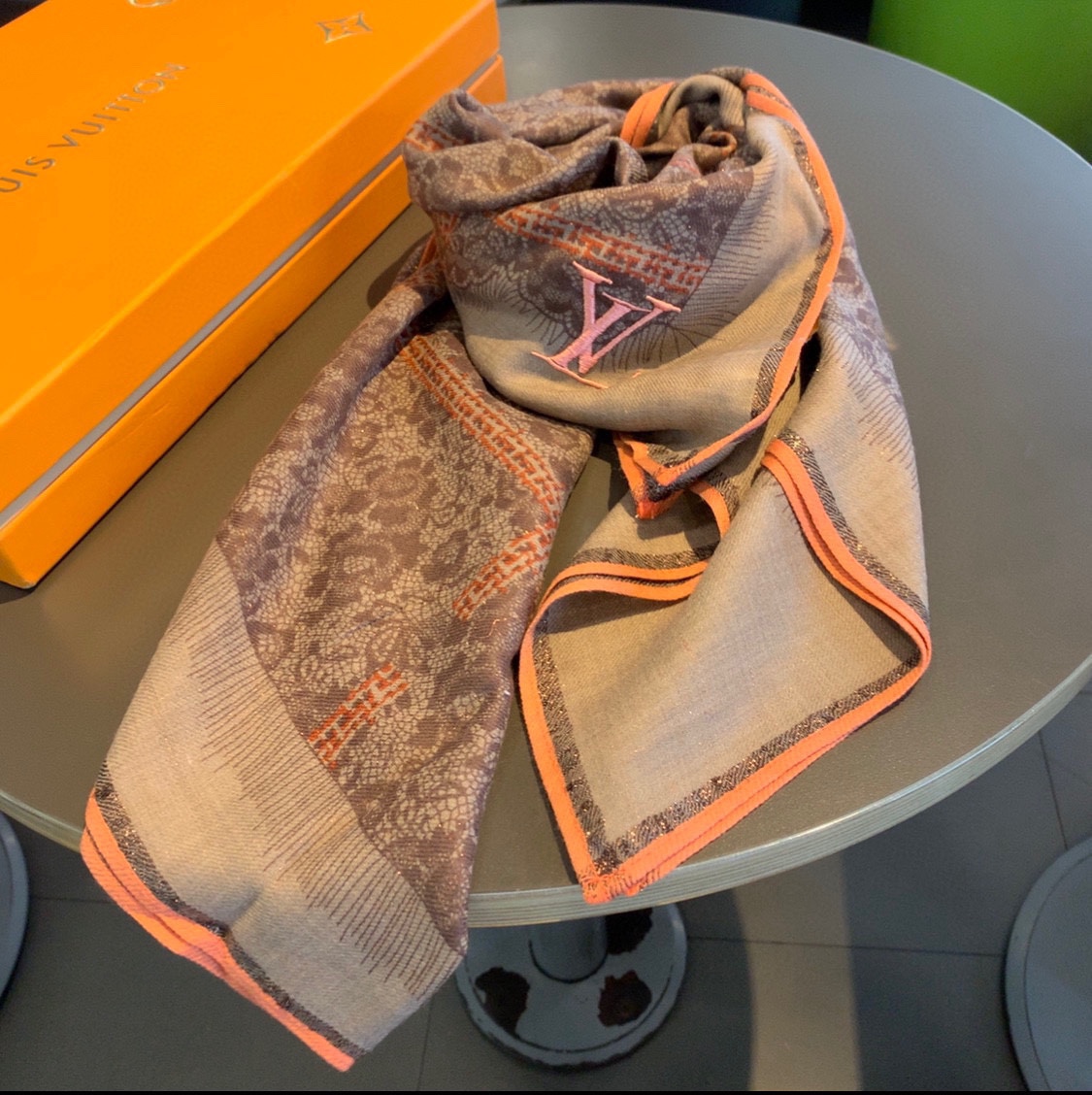 LOUIS VUITTON LV SCARF