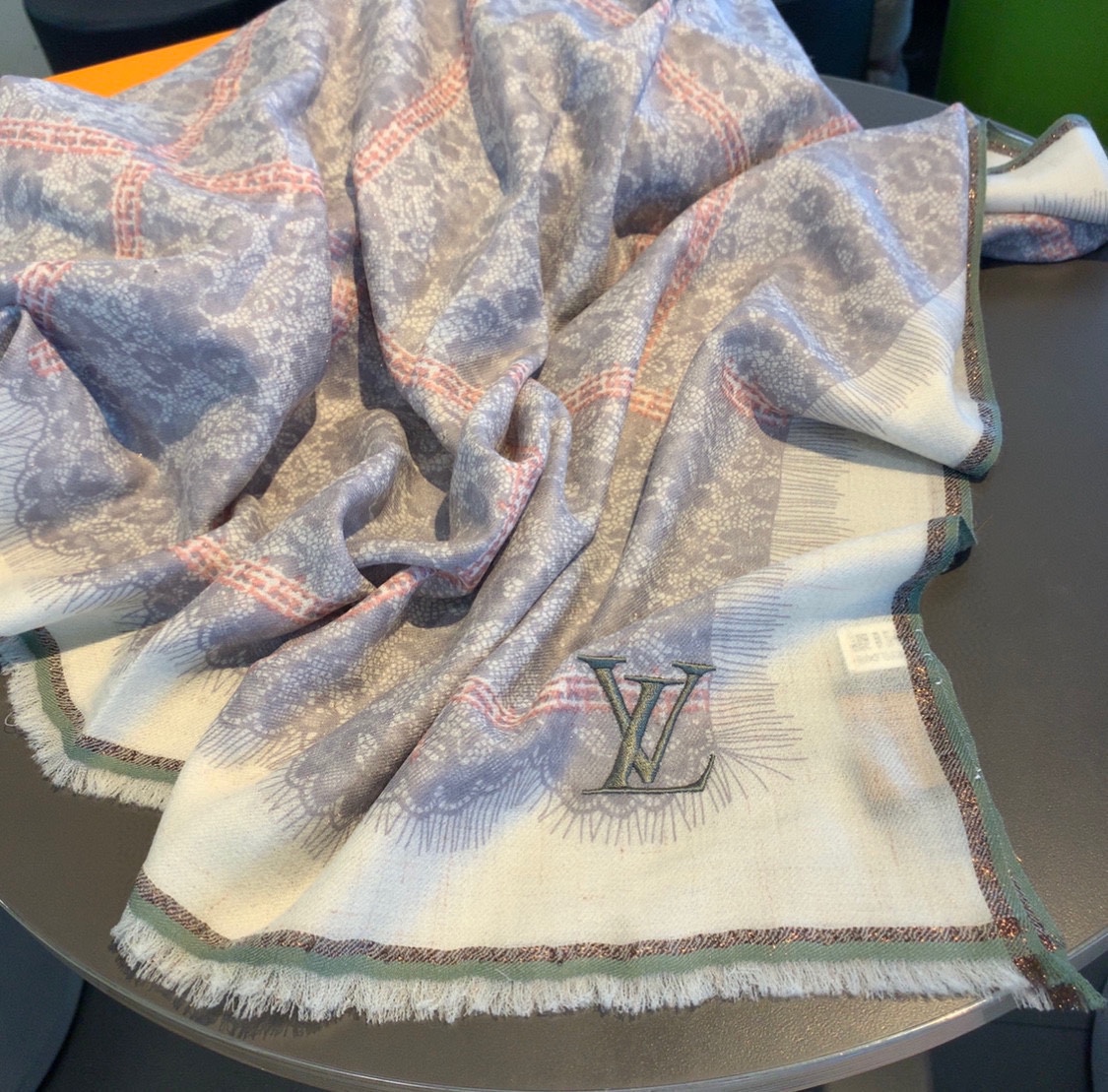 LOUIS VUITTON LV SCARF