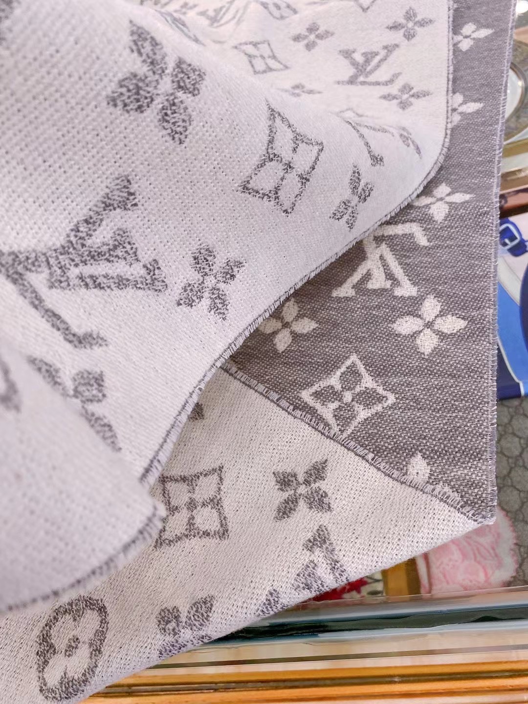 LOUIS VUITTON LV SCARF