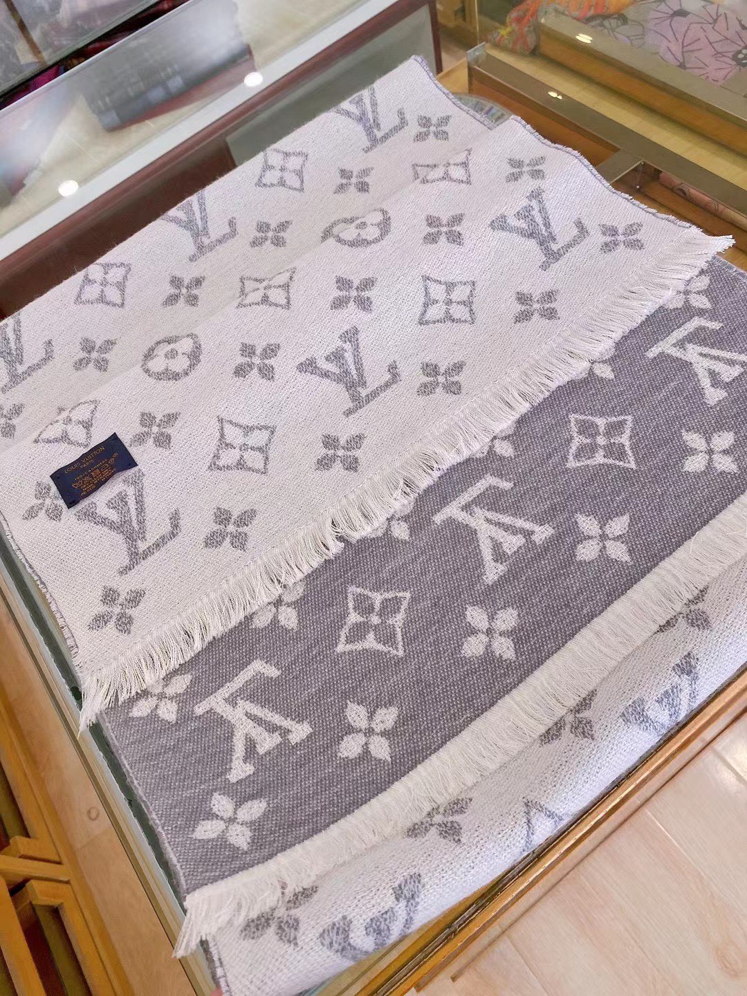 LOUIS VUITTON LV SCARF