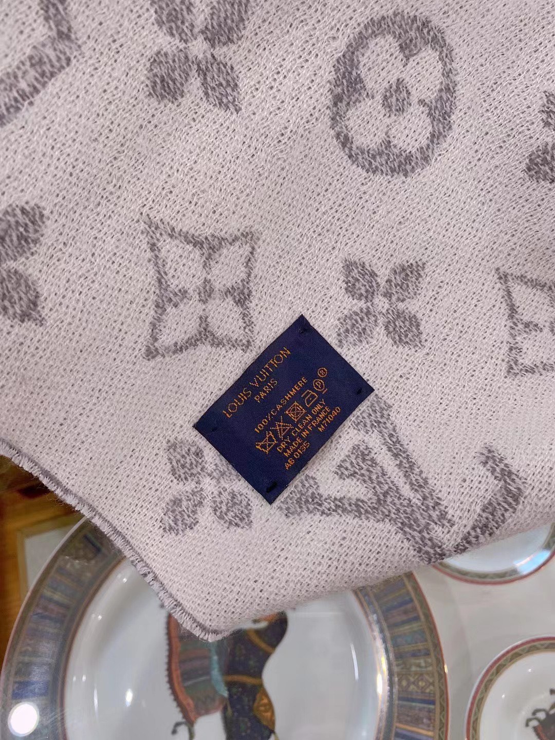LOUIS VUITTON LV SCARF