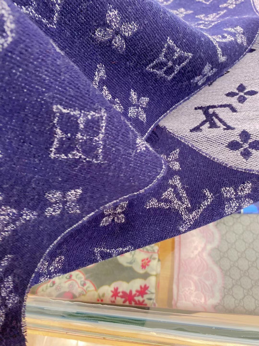 LOUIS VUITTON LV SCARF