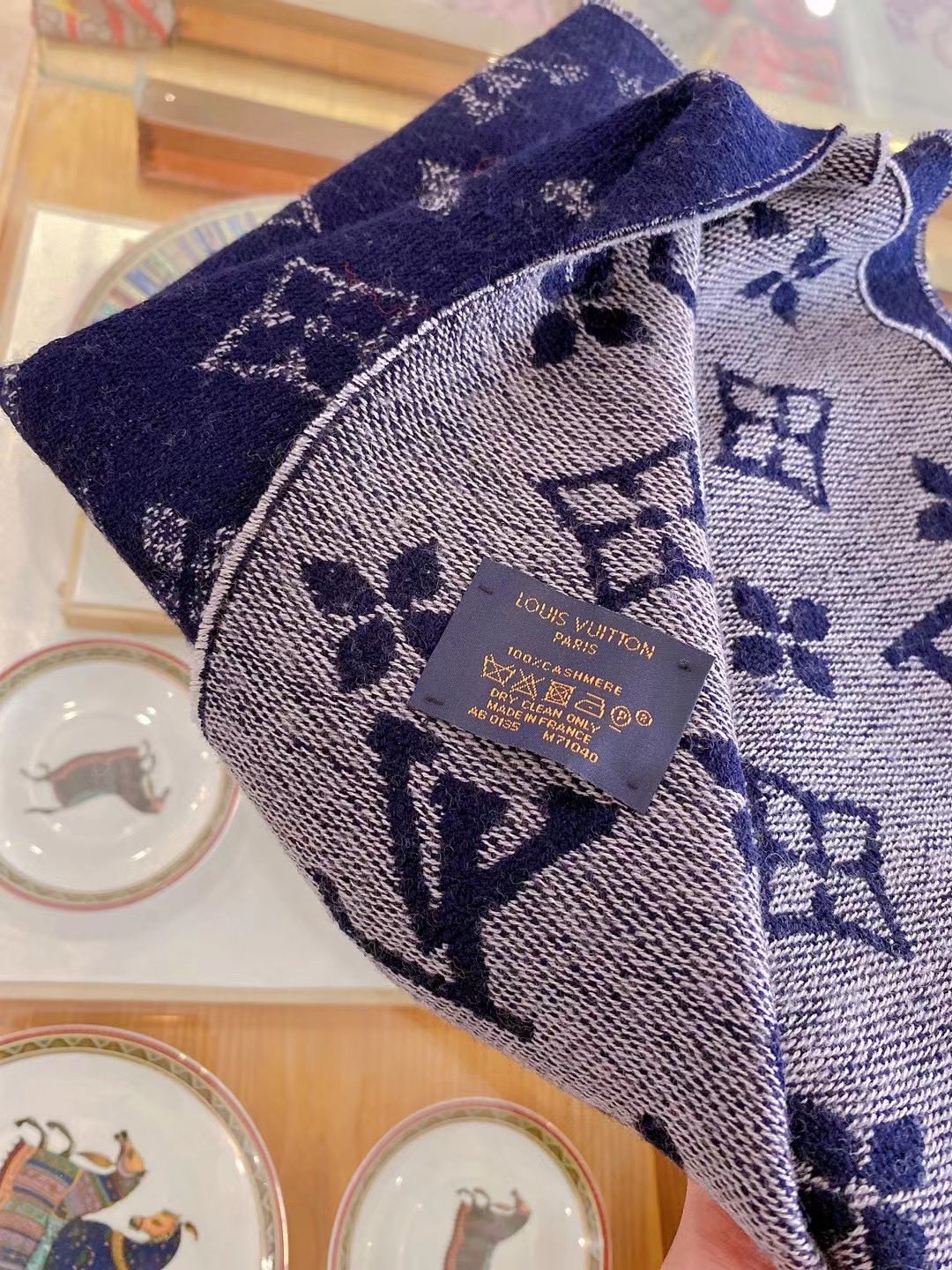 LOUIS VUITTON LV SCARF