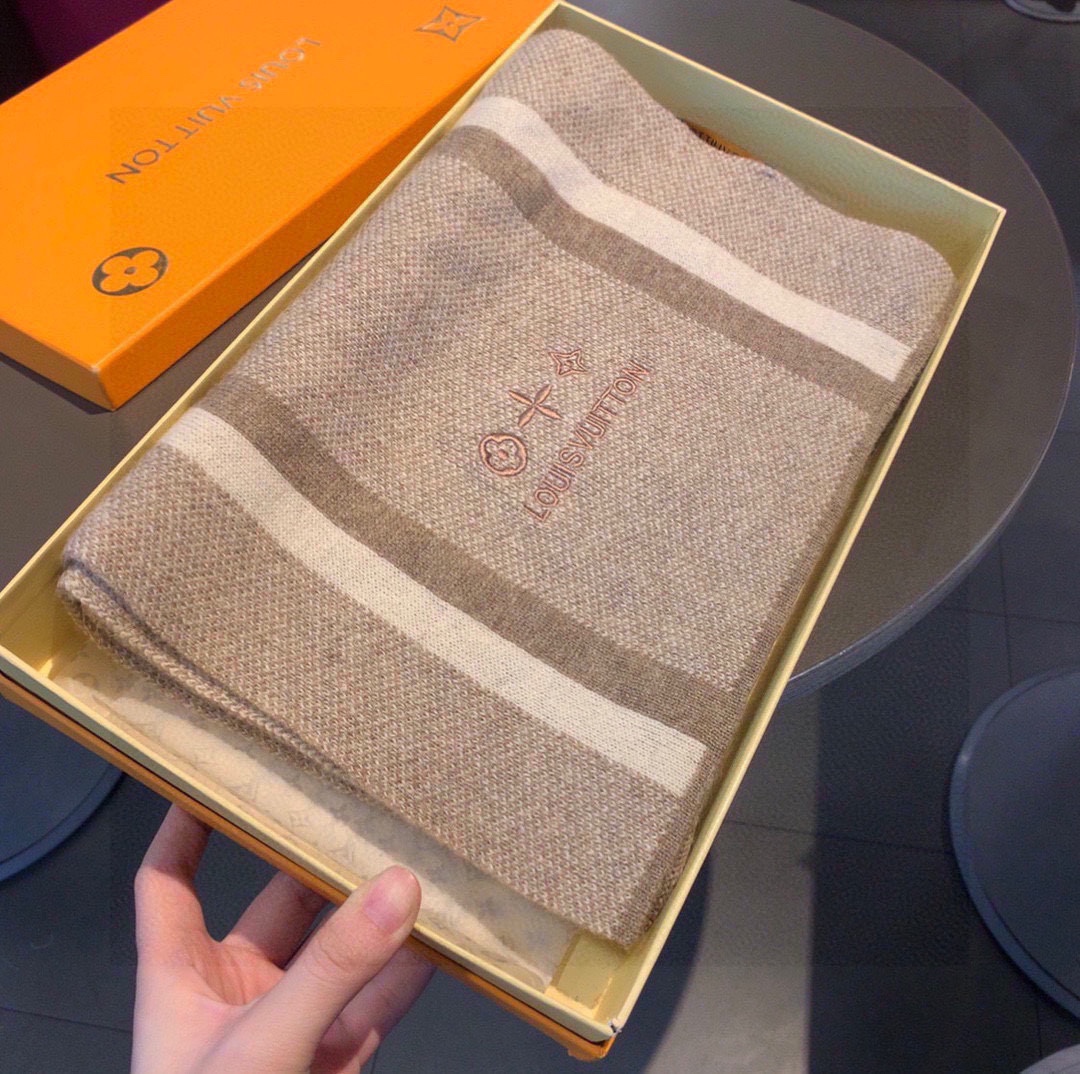 LOUIS VUITTON LV SCARF