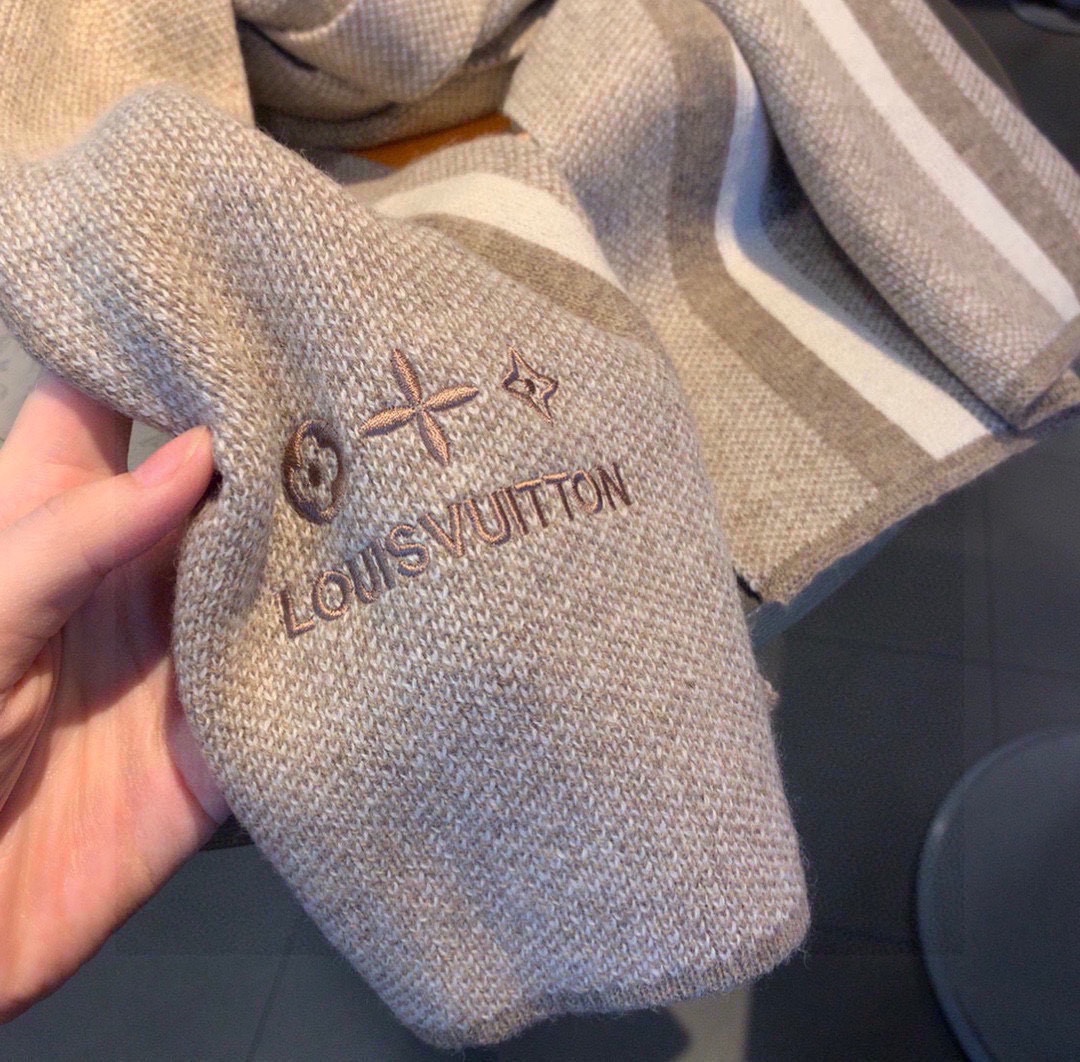 LOUIS VUITTON LV SCARF