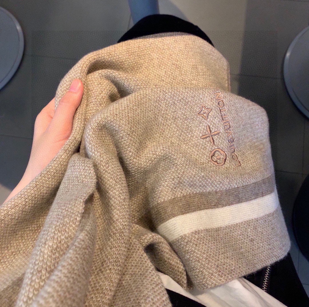 LOUIS VUITTON LV SCARF