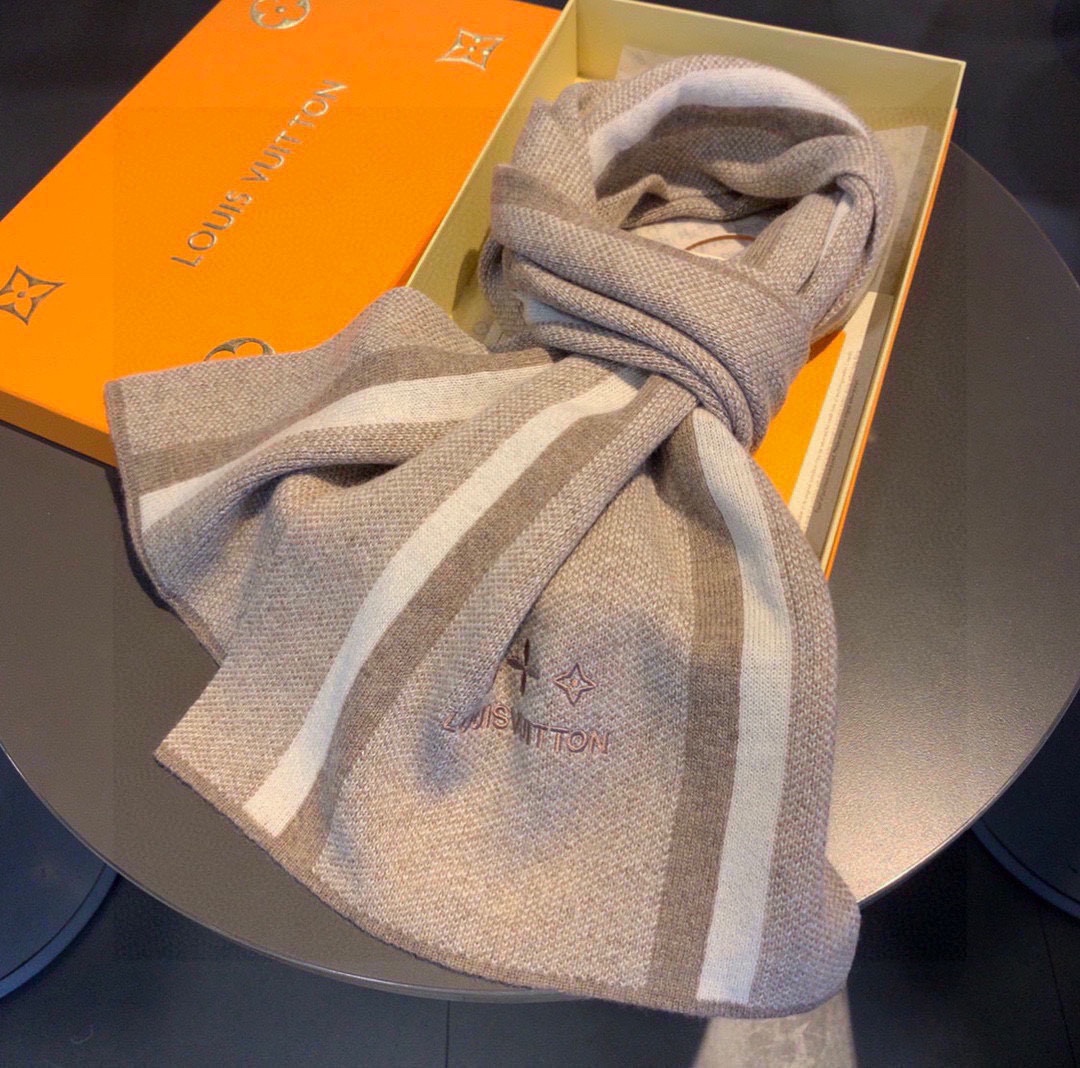 LOUIS VUITTON LV SCARF
