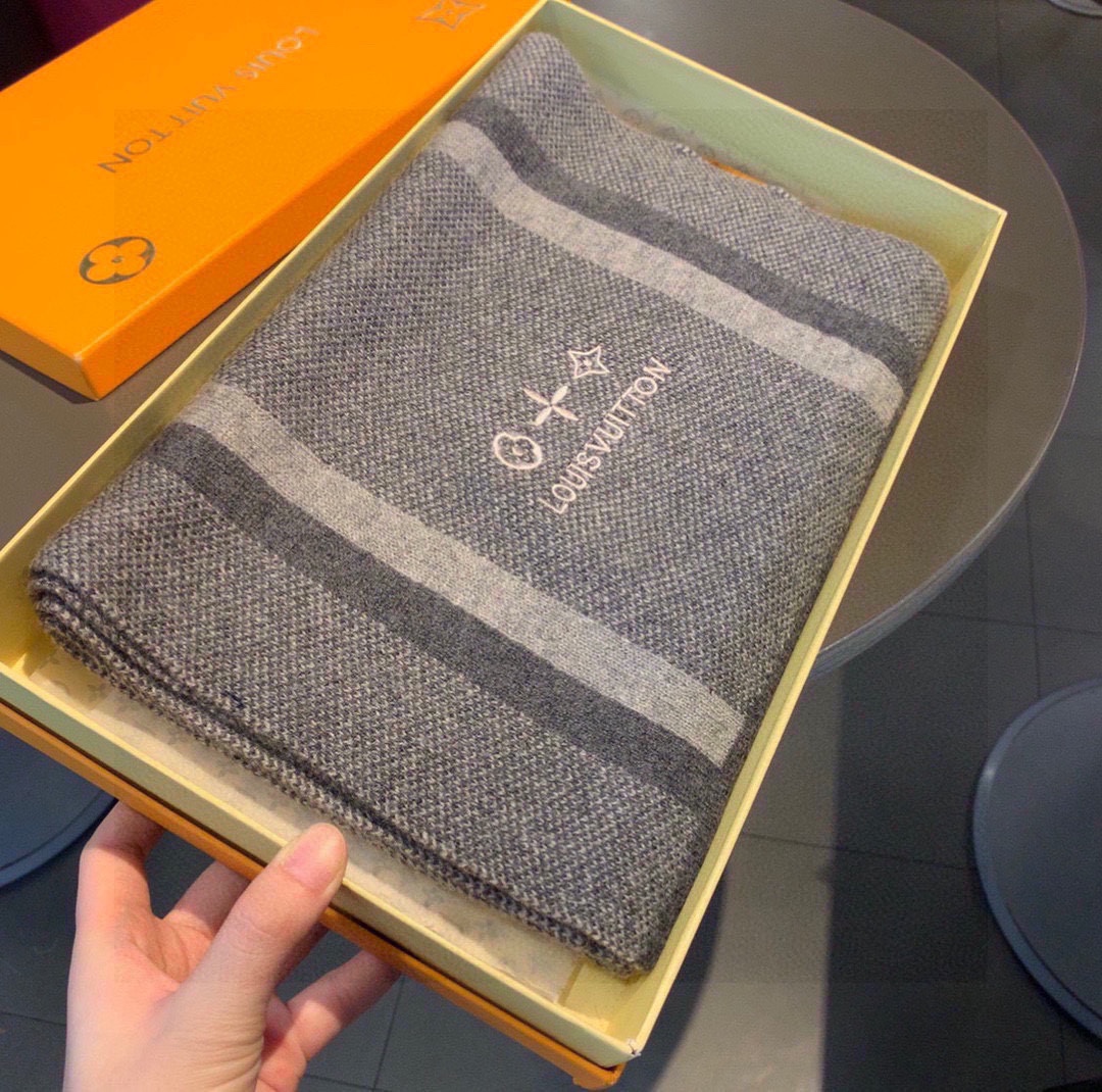 LOUIS VUITTON LV SCARF