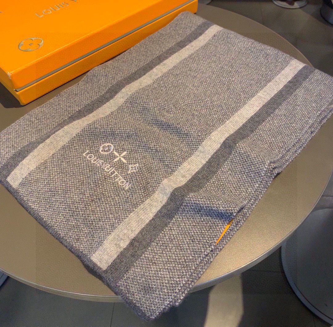 LOUIS VUITTON LV SCARF