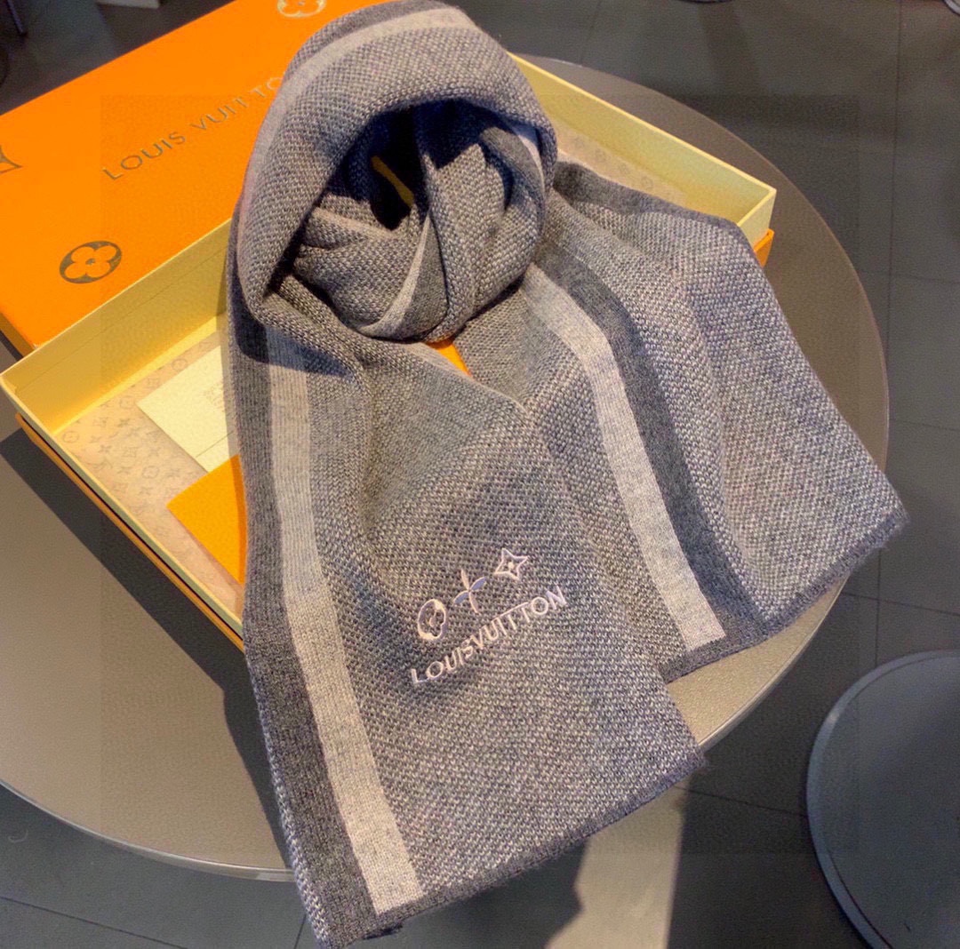 LOUIS VUITTON LV SCARF