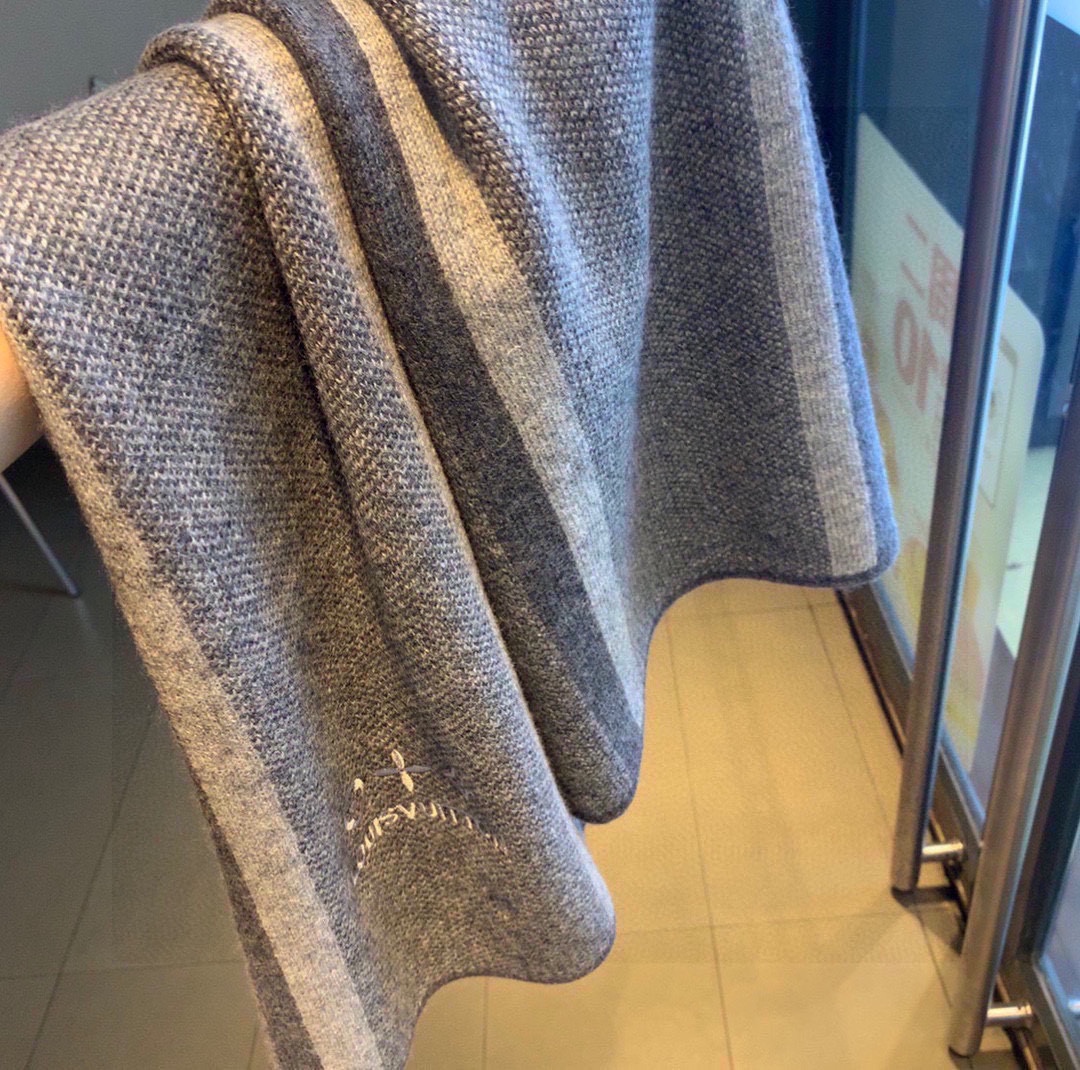 LOUIS VUITTON LV SCARF