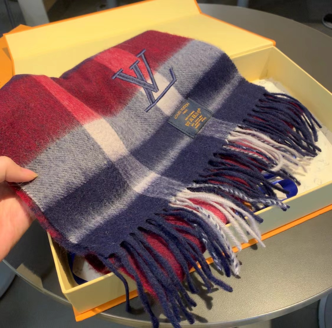 LOUIS VUITTON LV SCARF