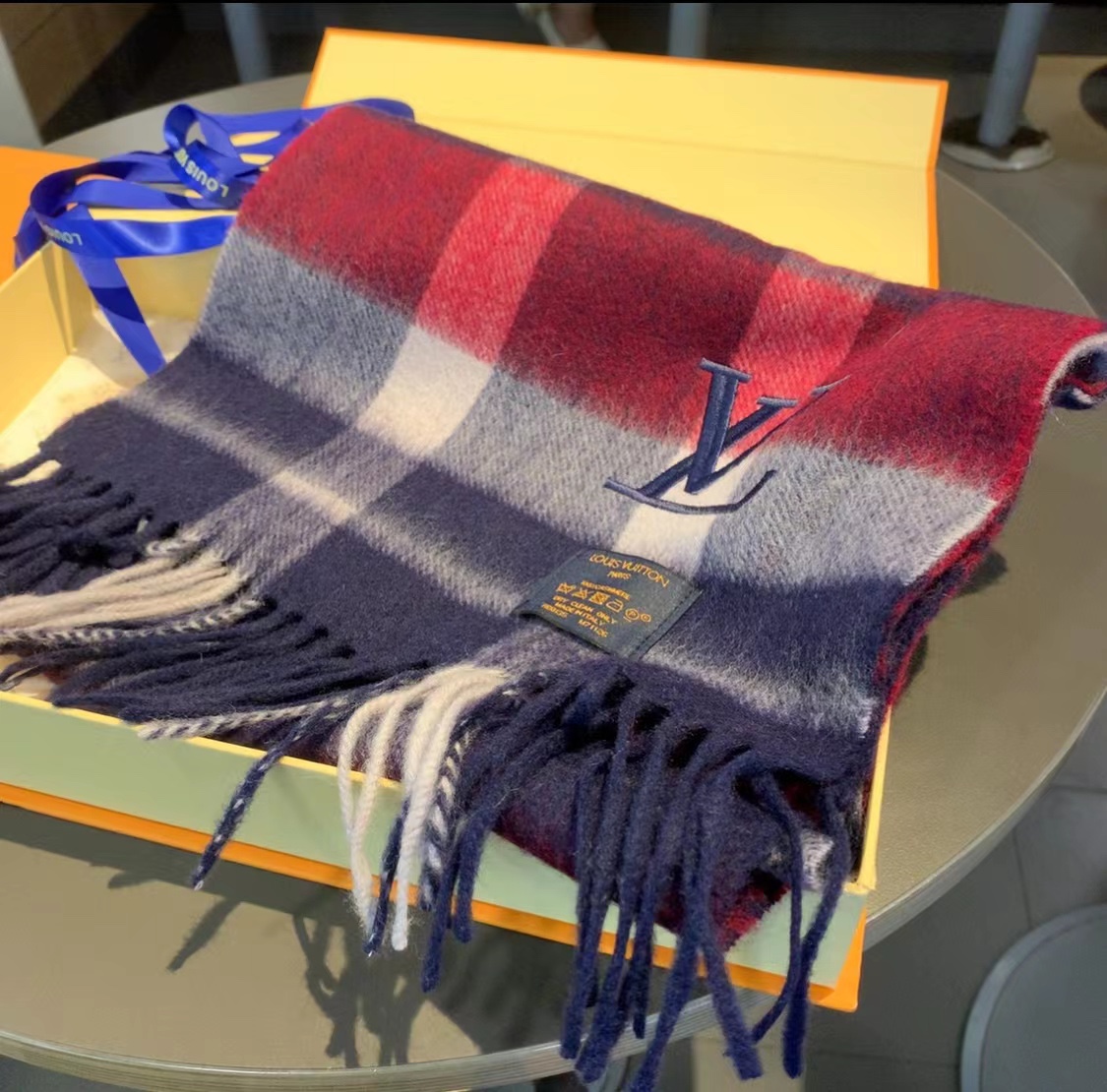 LOUIS VUITTON LV SCARF