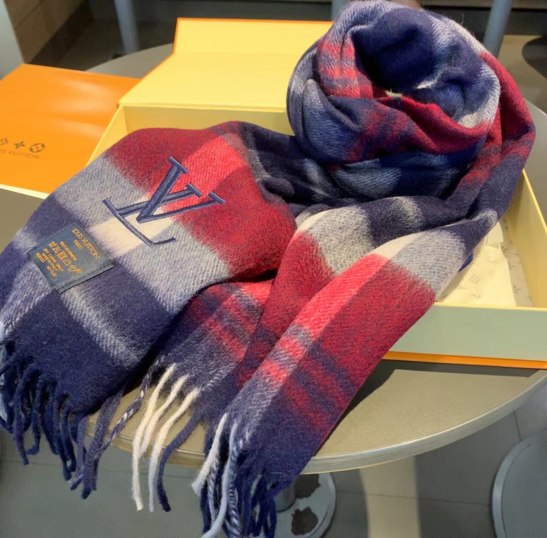 LOUIS VUITTON LV SCARF