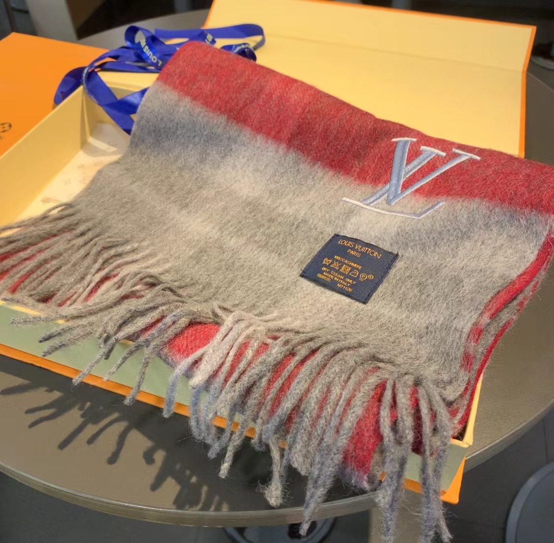 LOUIS VUITTON LV SCARF