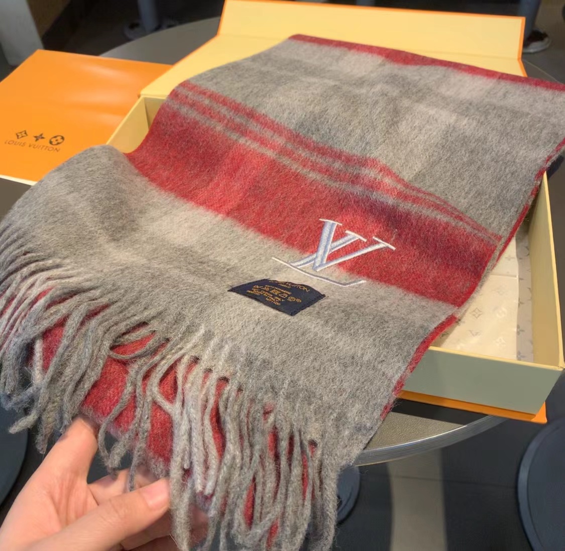 LOUIS VUITTON LV SCARF