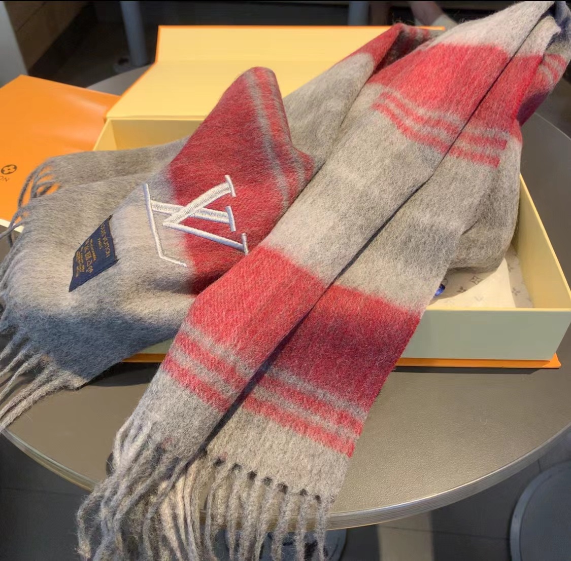 LOUIS VUITTON LV SCARF