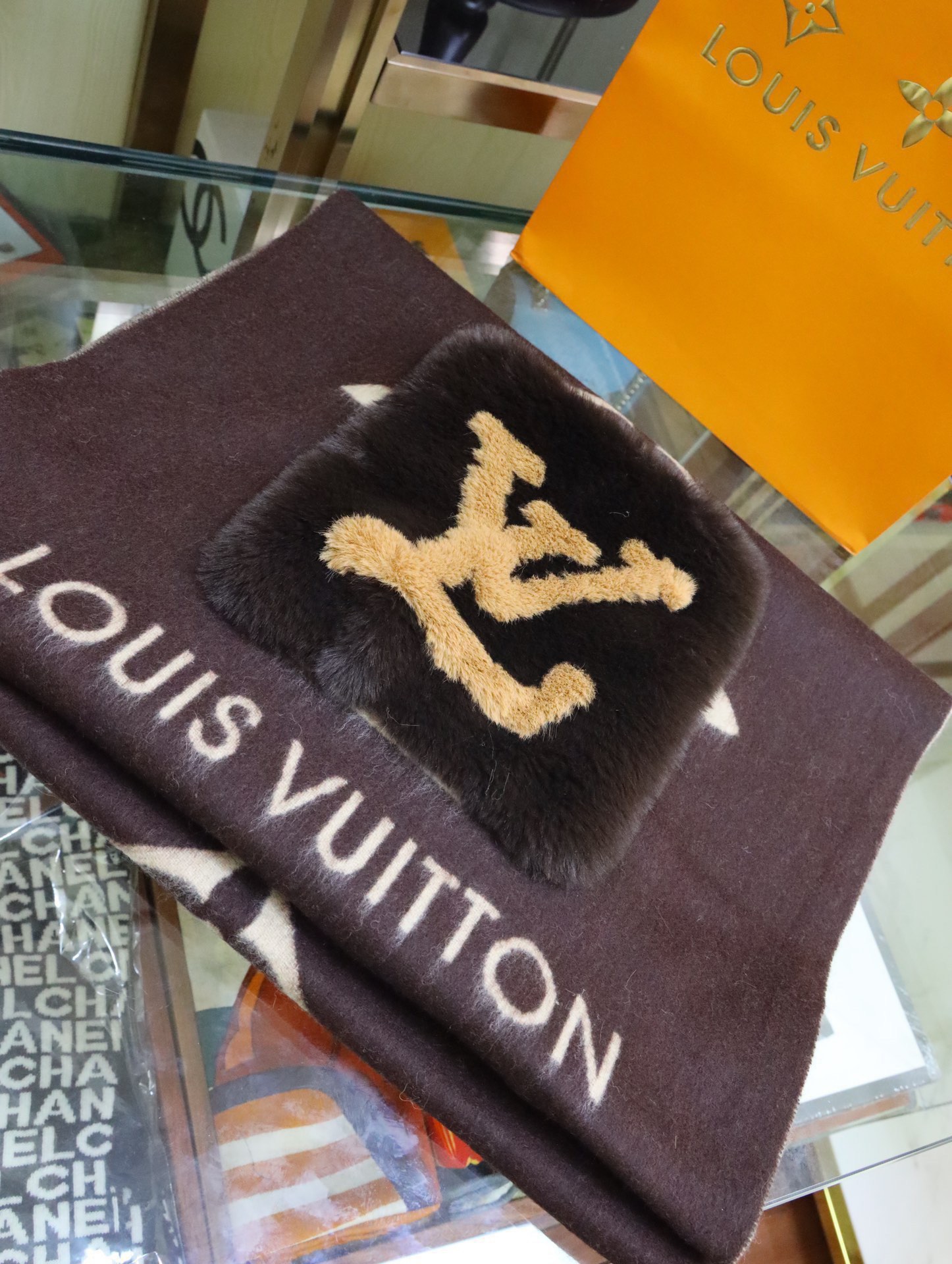 LOUIS VUITTON LV COLD REYKJAVIK SCARF