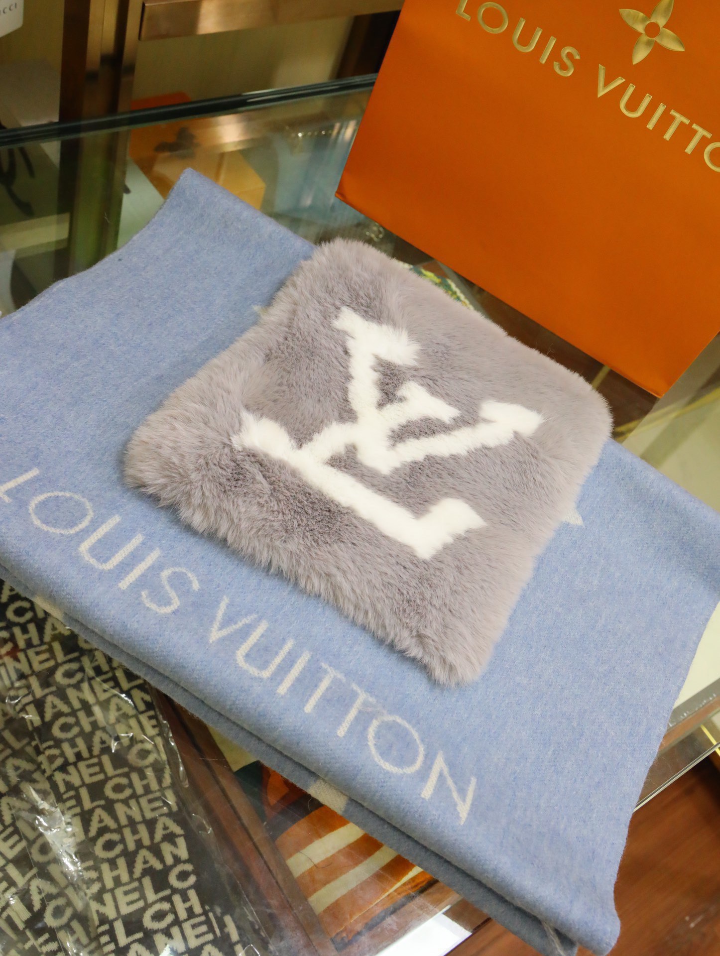 LOUIS VUITTON LV COLD REYKJAVIK SCARF