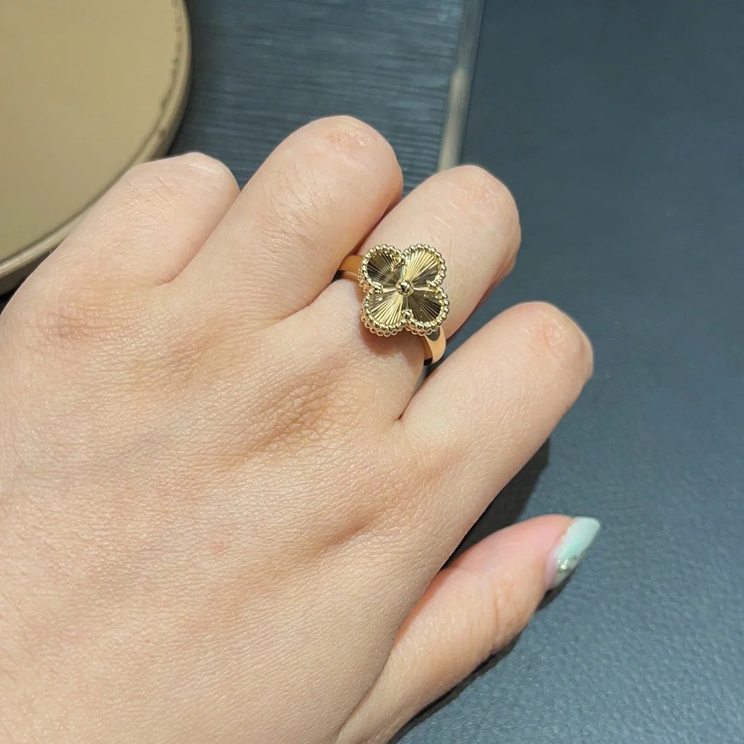 VanCleef&Arpels Ring