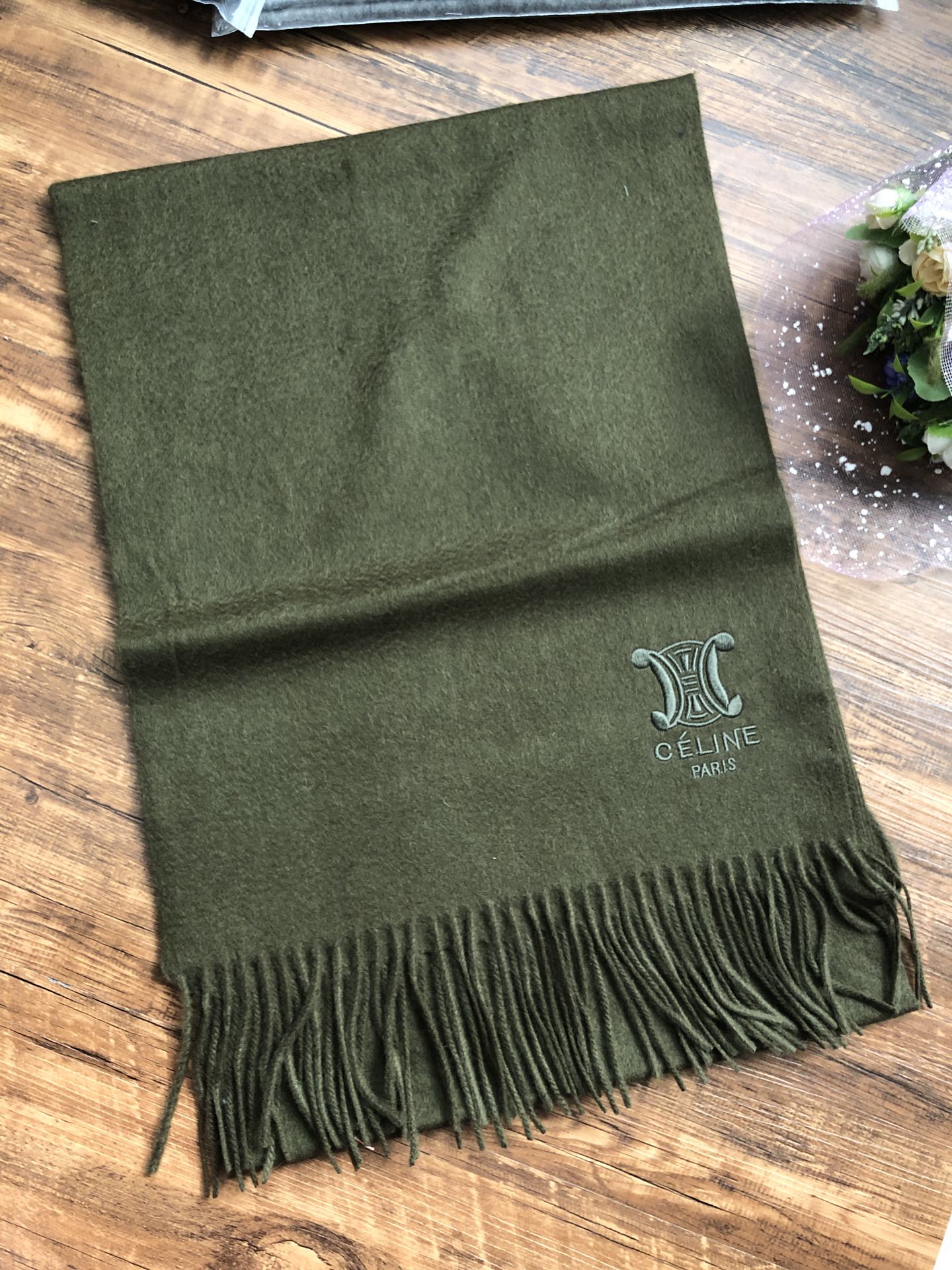 Celine SCARVES