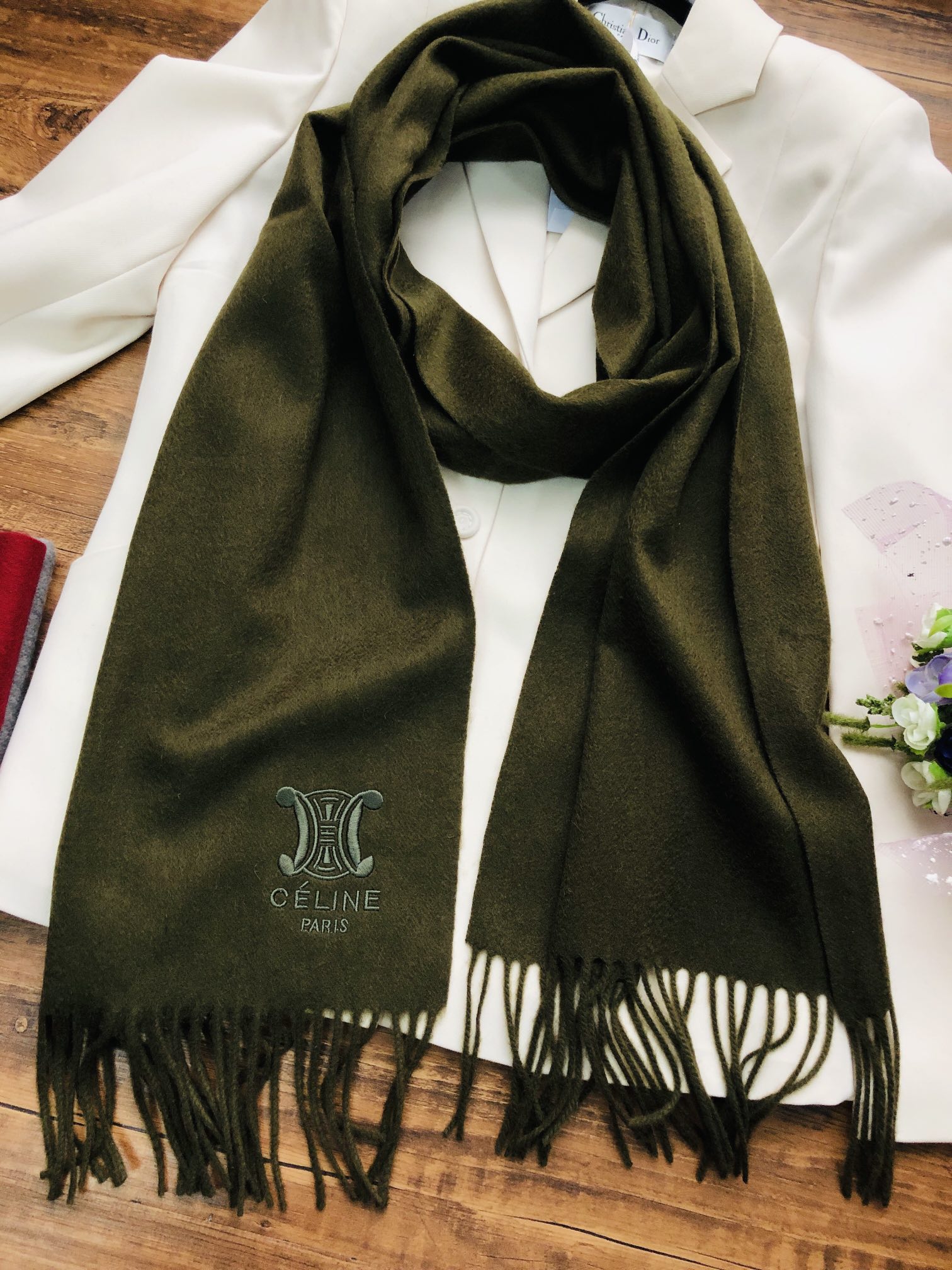 Celine SCARVES