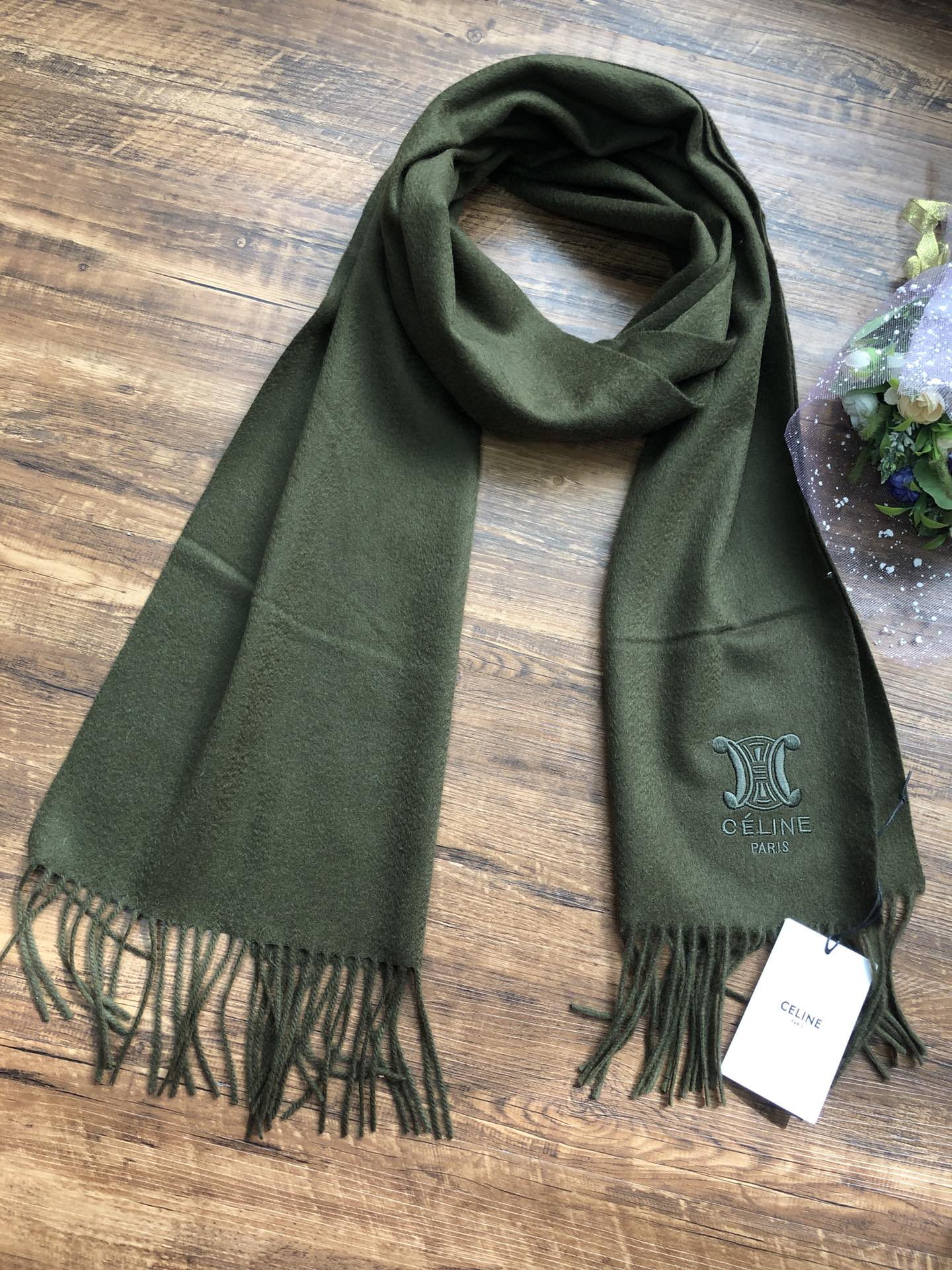 Celine SCARVES