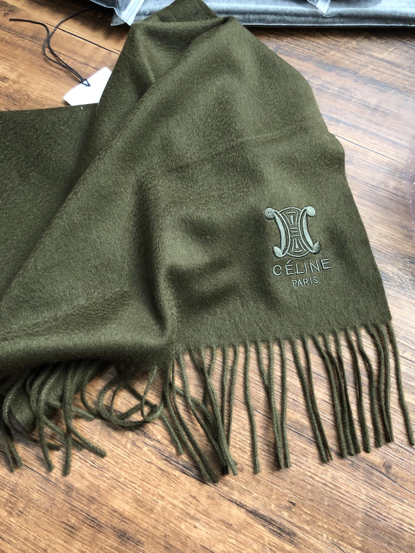 Celine SCARVES