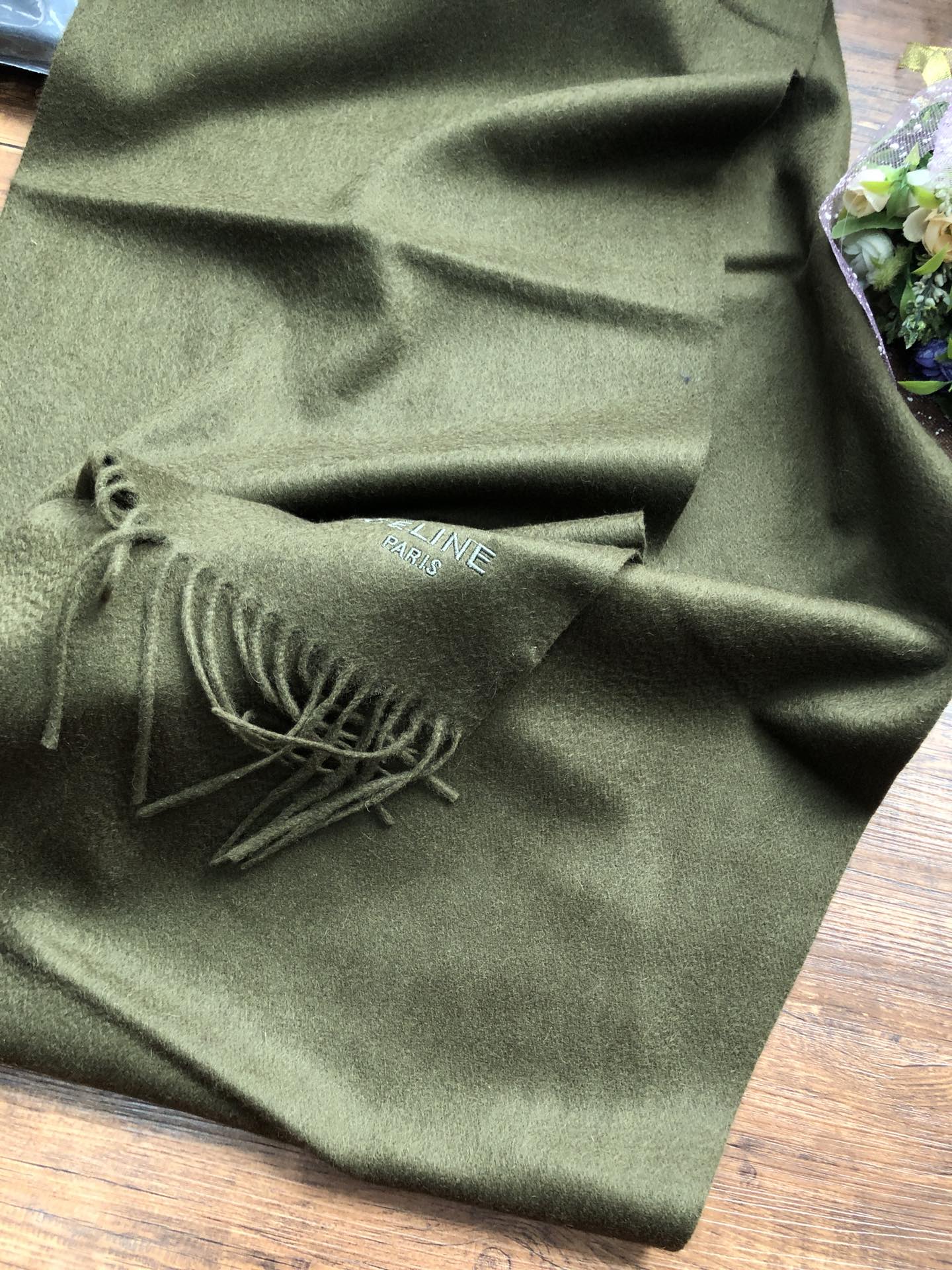 Celine SCARVES