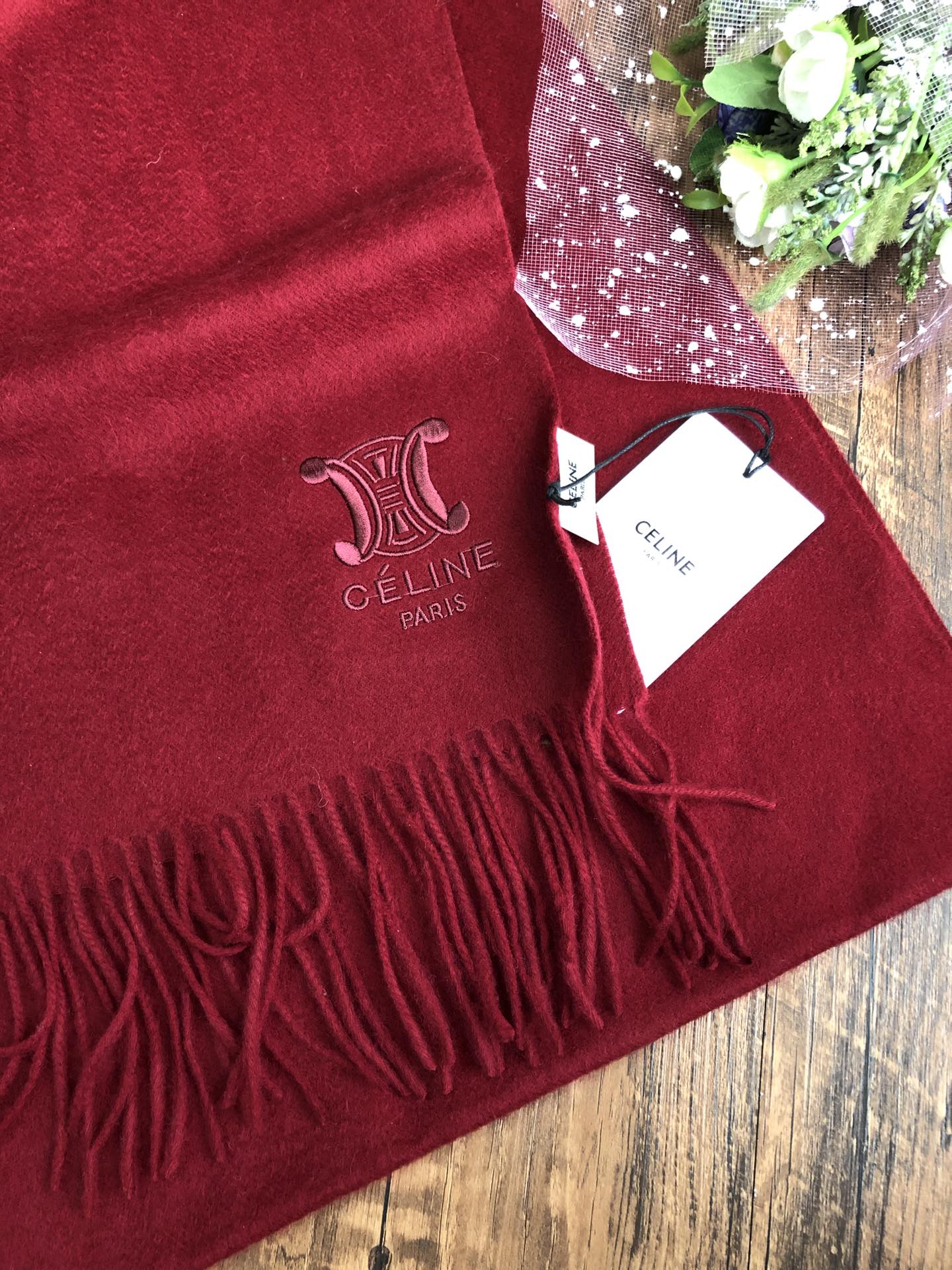 Celine SCARVES