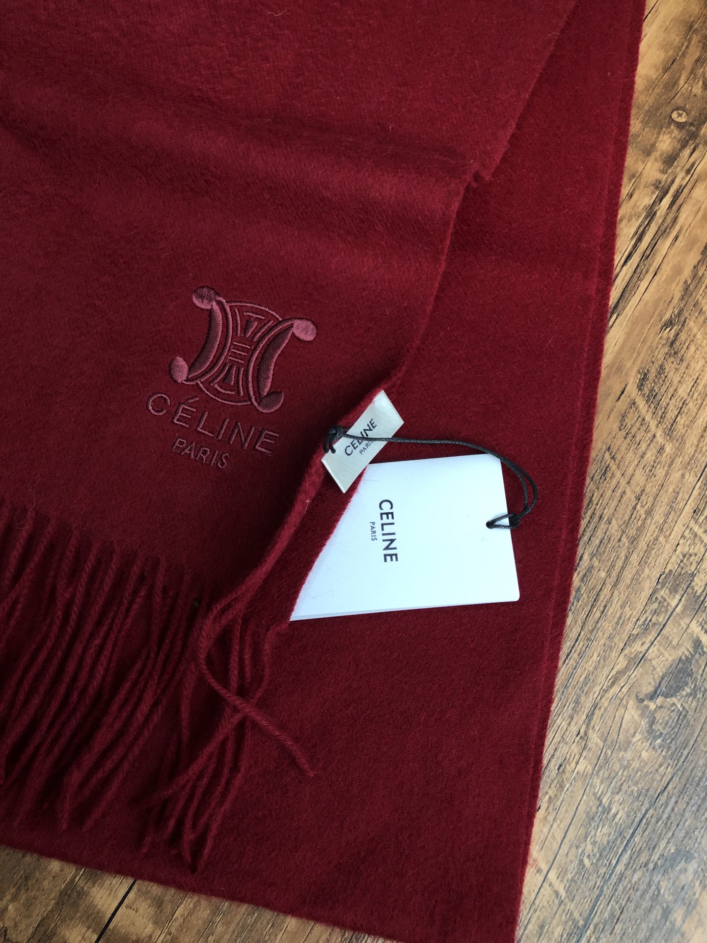 Celine SCARVES