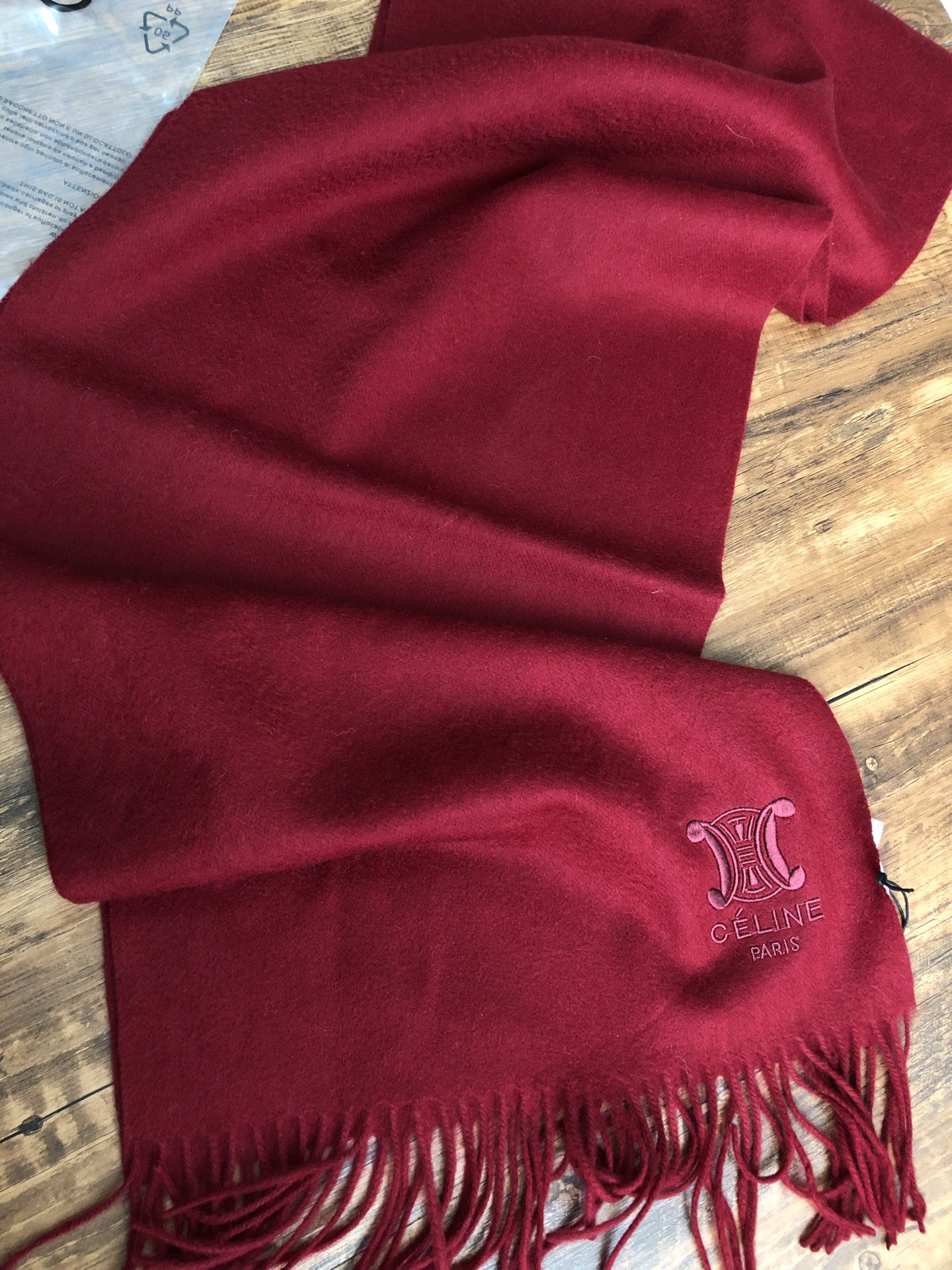 Celine SCARVES