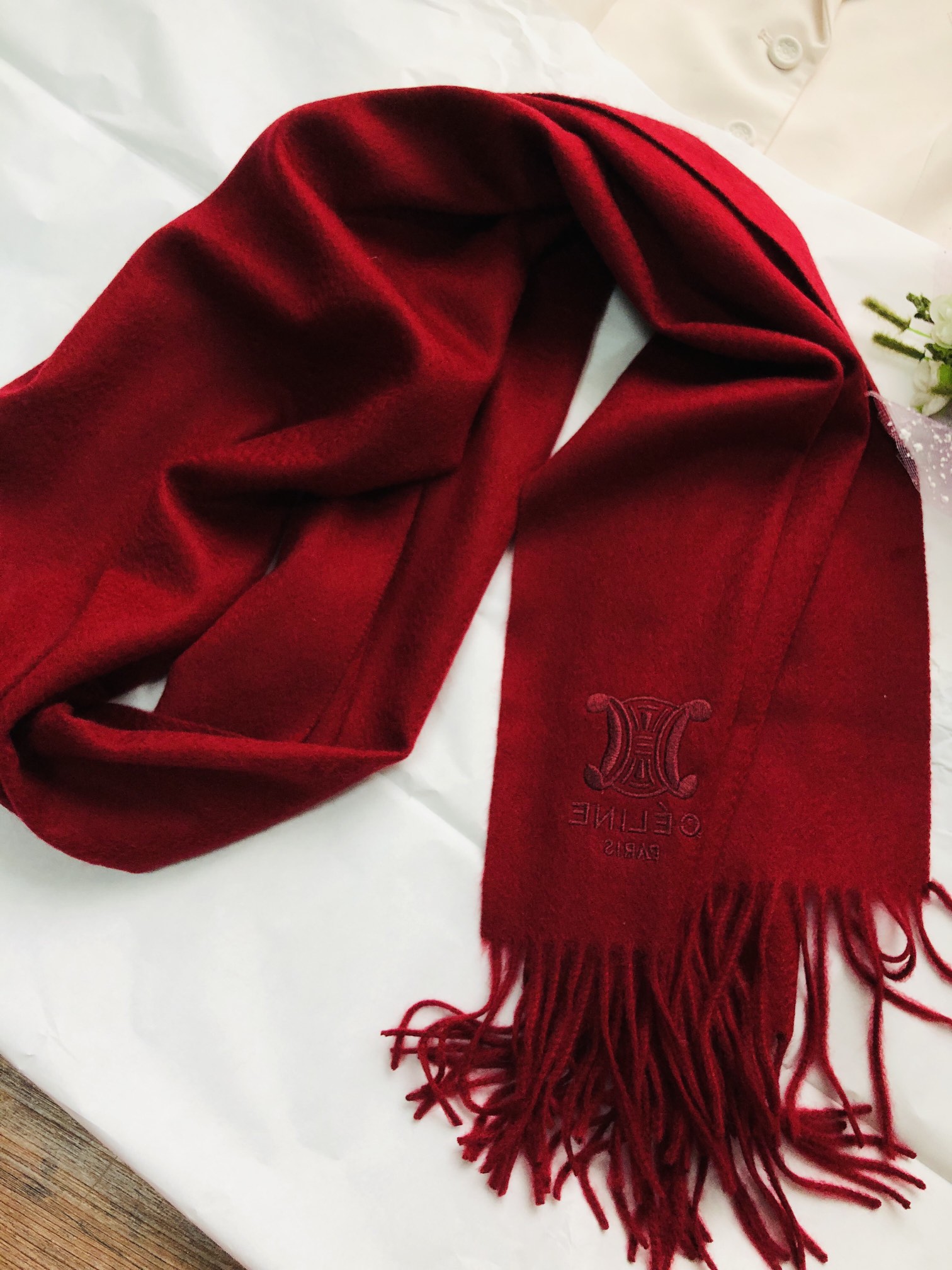 Celine SCARVES