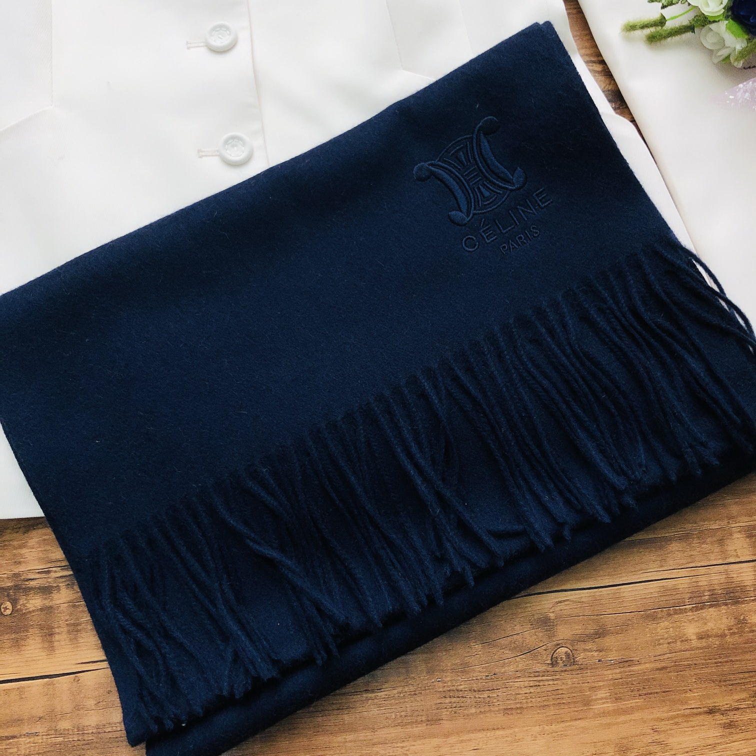 Celine SCARVES