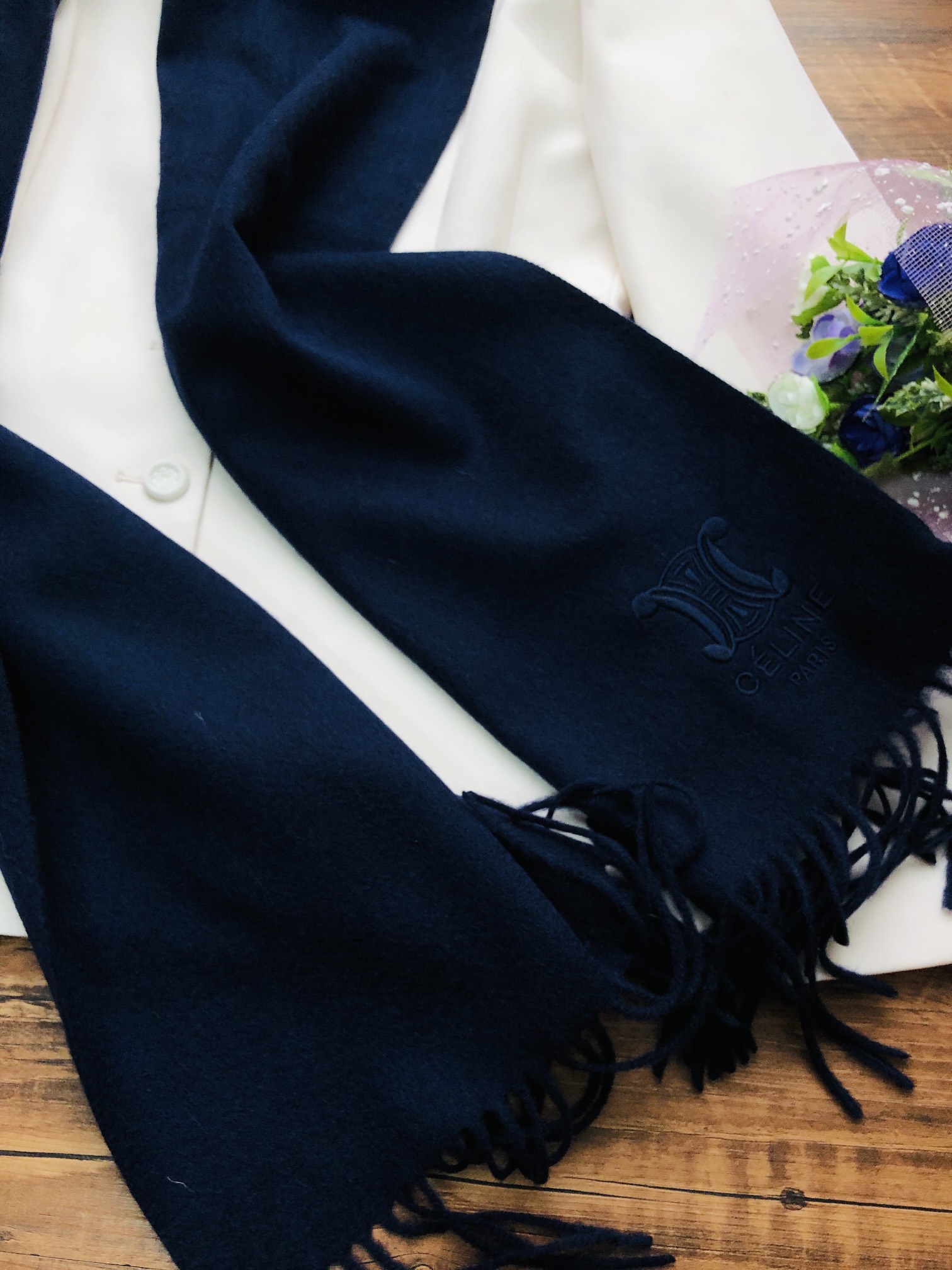 Celine SCARVES
