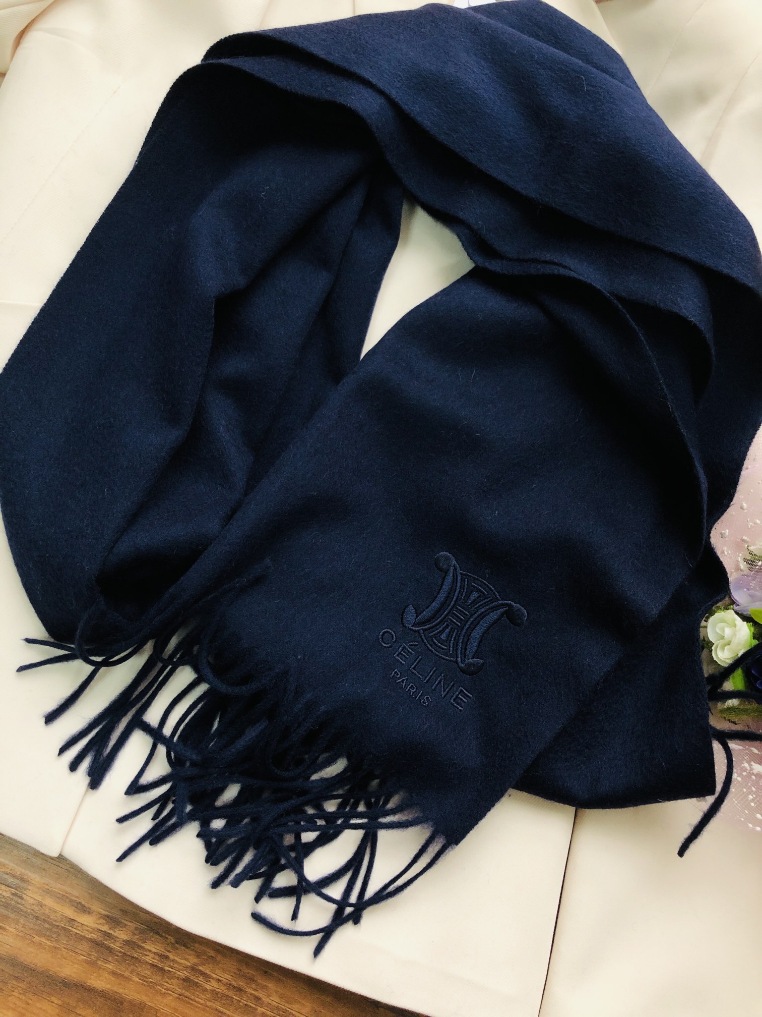 Celine SCARVES