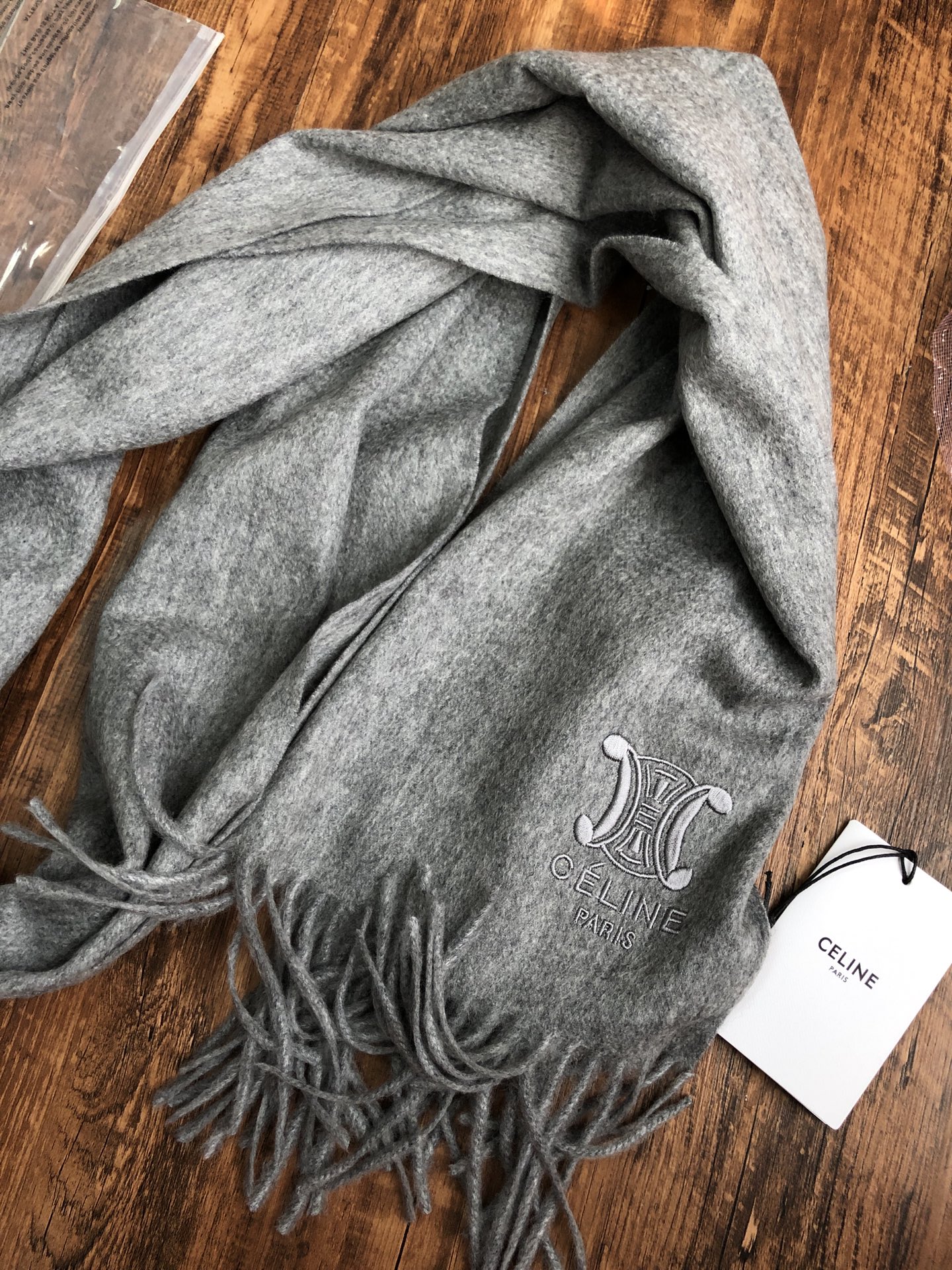 Celine SCARVES