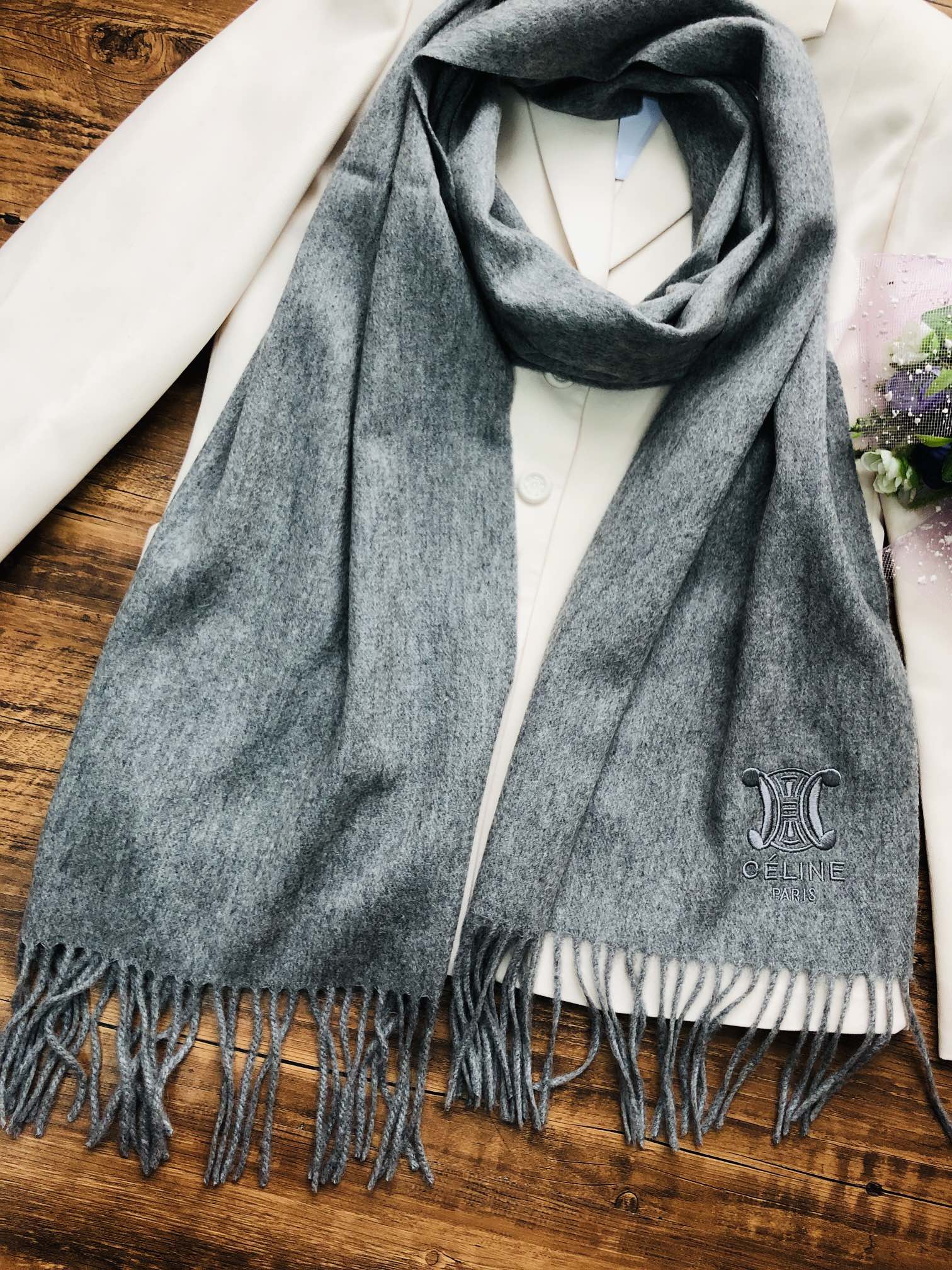 Celine SCARVES